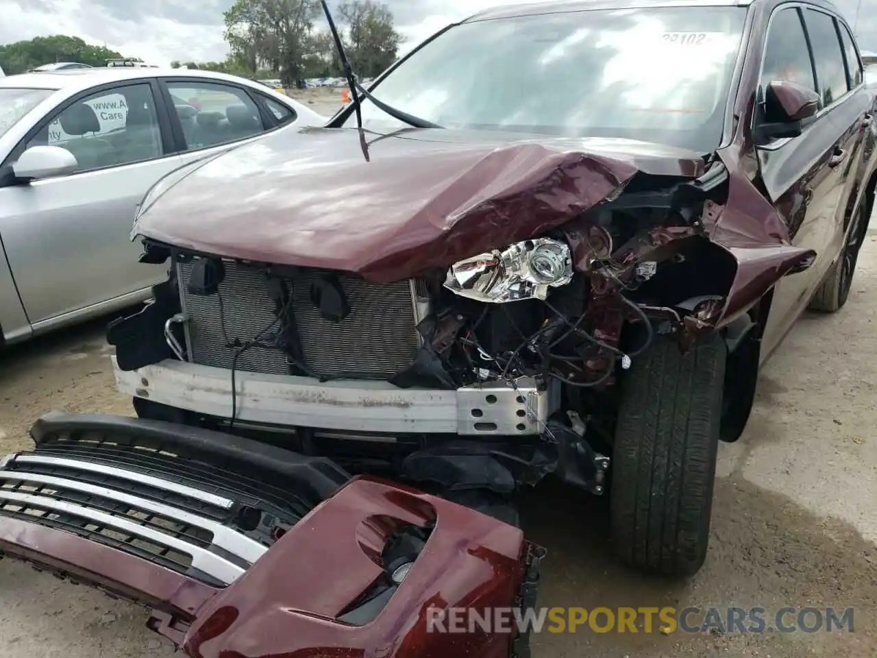 9 Photograph of a damaged car 5TDKZRFH8KS302488 TOYOTA HIGHLANDER 2019