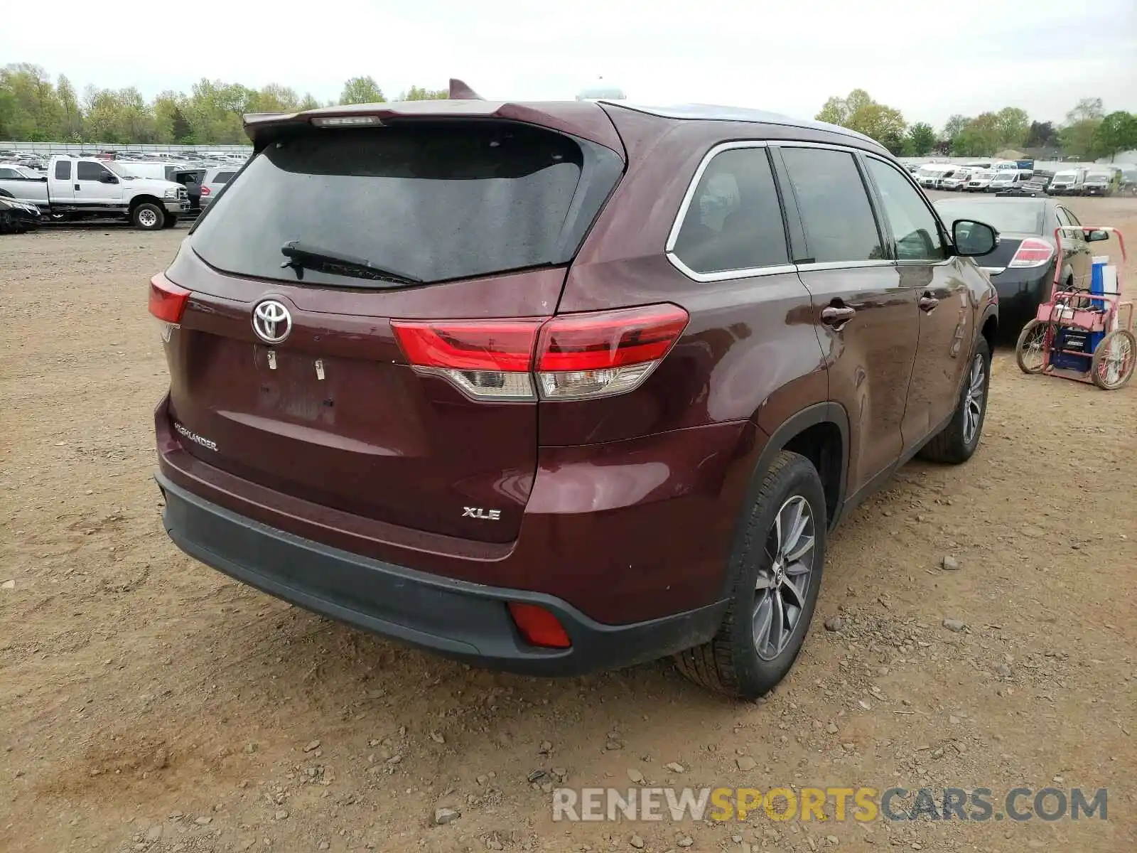 4 Фотография поврежденного автомобиля 5TDKZRFH8KS303575 TOYOTA HIGHLANDER 2019