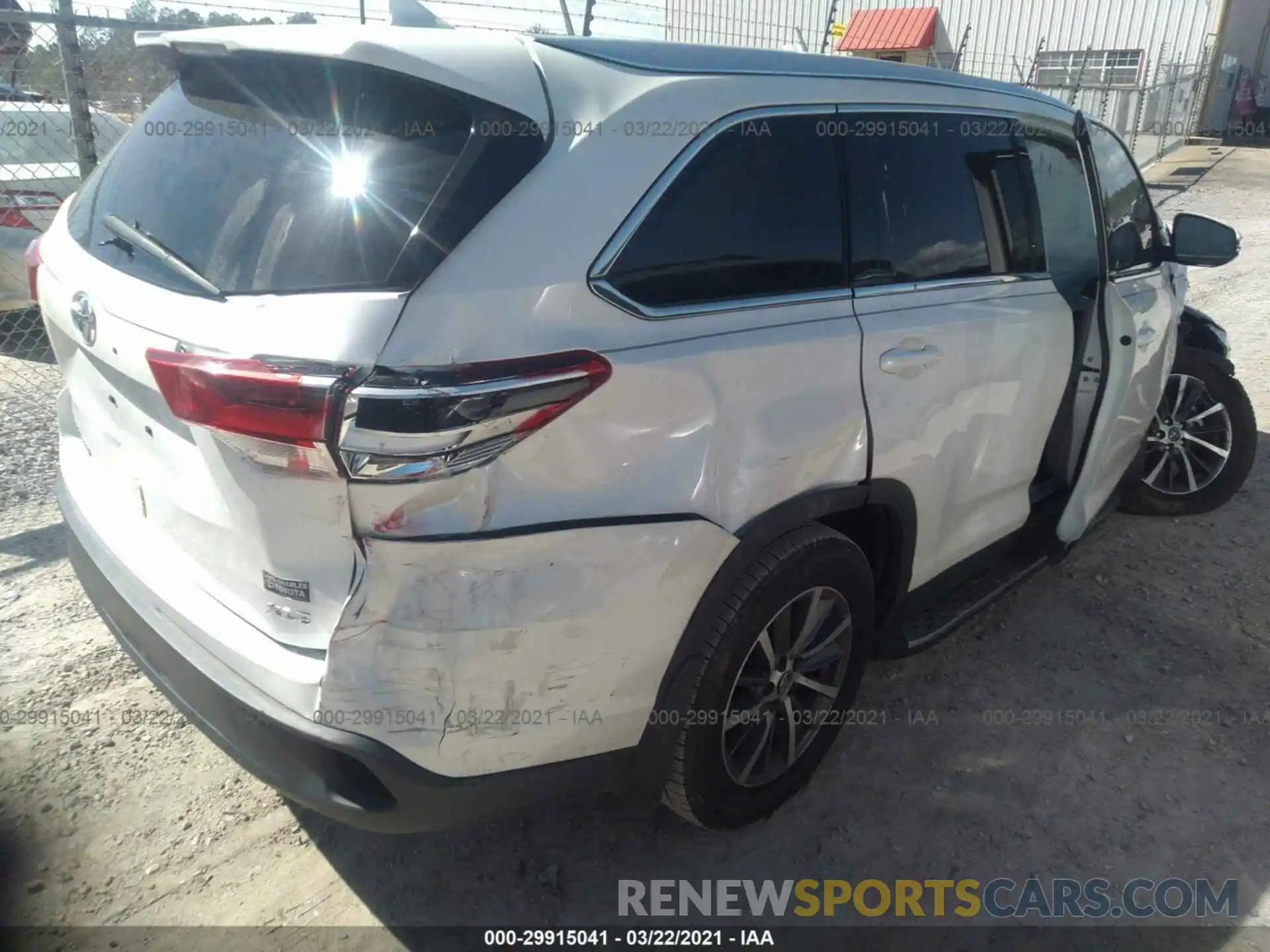 4 Фотография поврежденного автомобиля 5TDKZRFH8KS303821 TOYOTA HIGHLANDER 2019