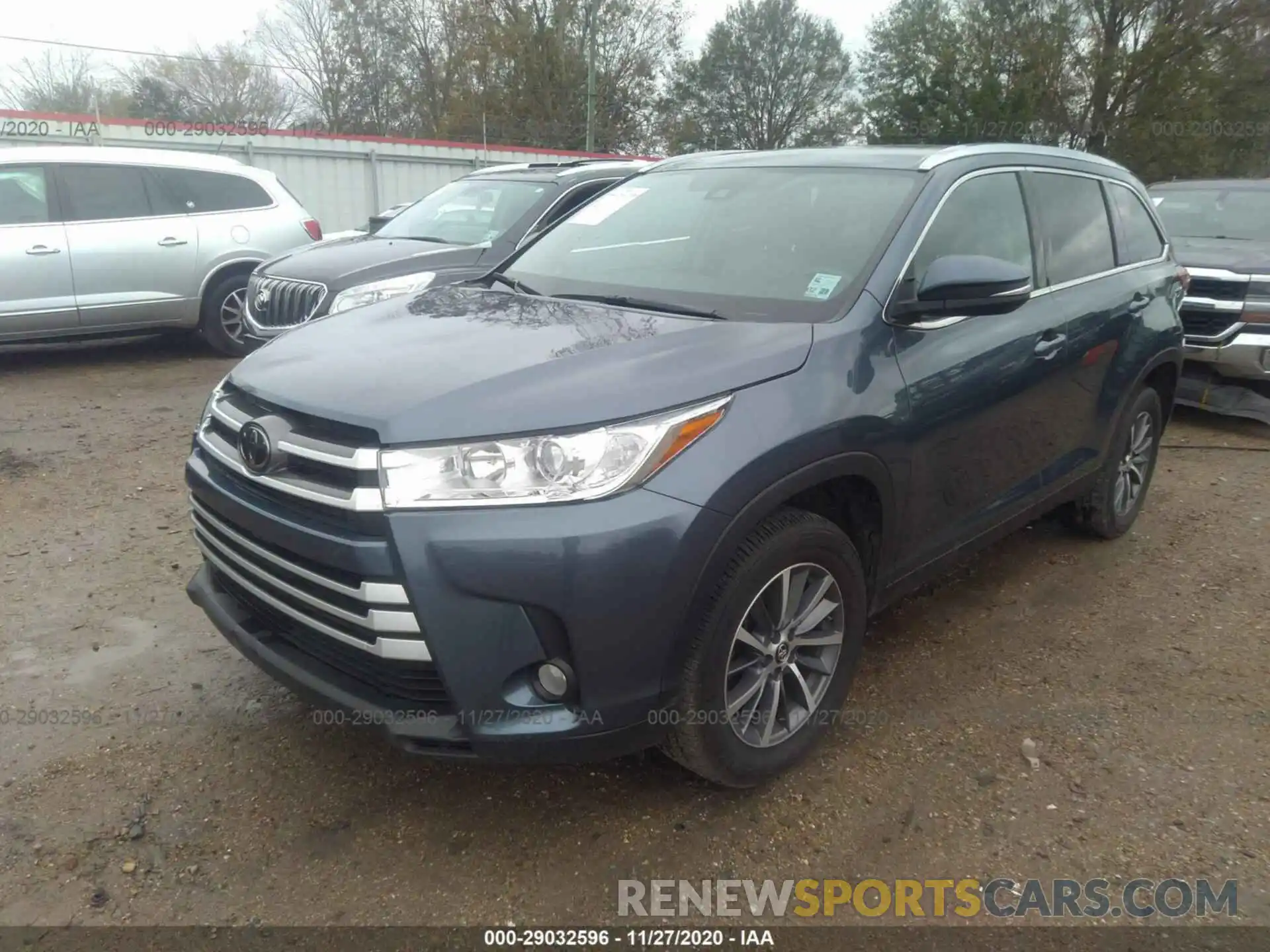 2 Photograph of a damaged car 5TDKZRFH8KS305245 TOYOTA HIGHLANDER 2019