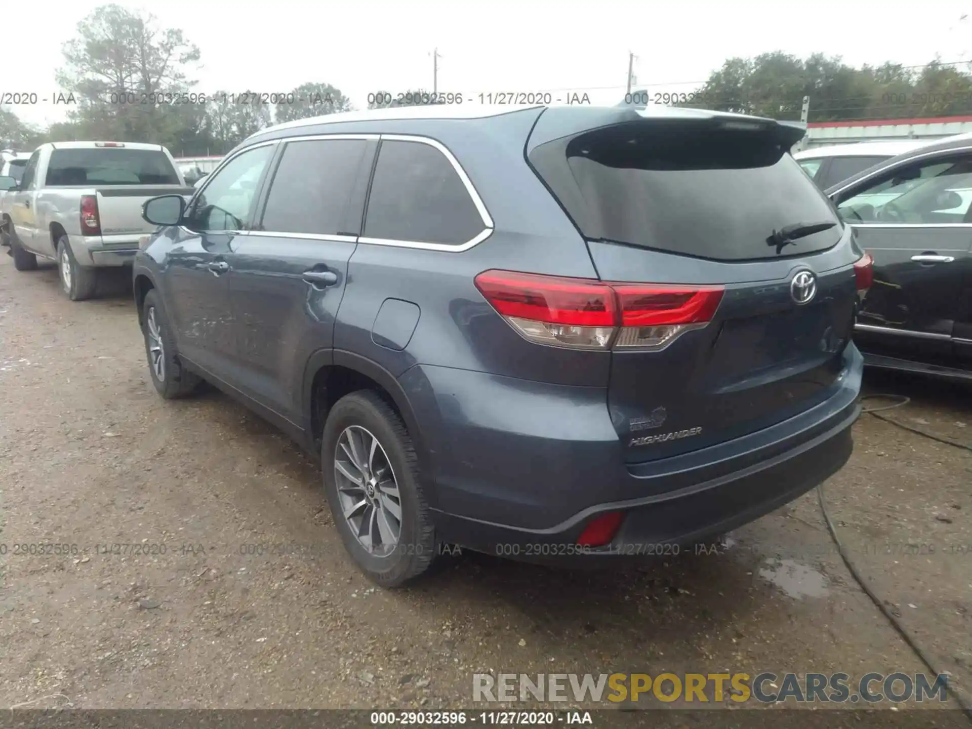 3 Photograph of a damaged car 5TDKZRFH8KS305245 TOYOTA HIGHLANDER 2019