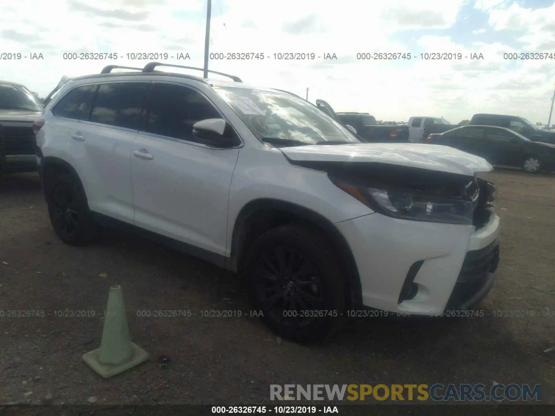 1 Photograph of a damaged car 5TDKZRFH8KS306296 TOYOTA HIGHLANDER 2019