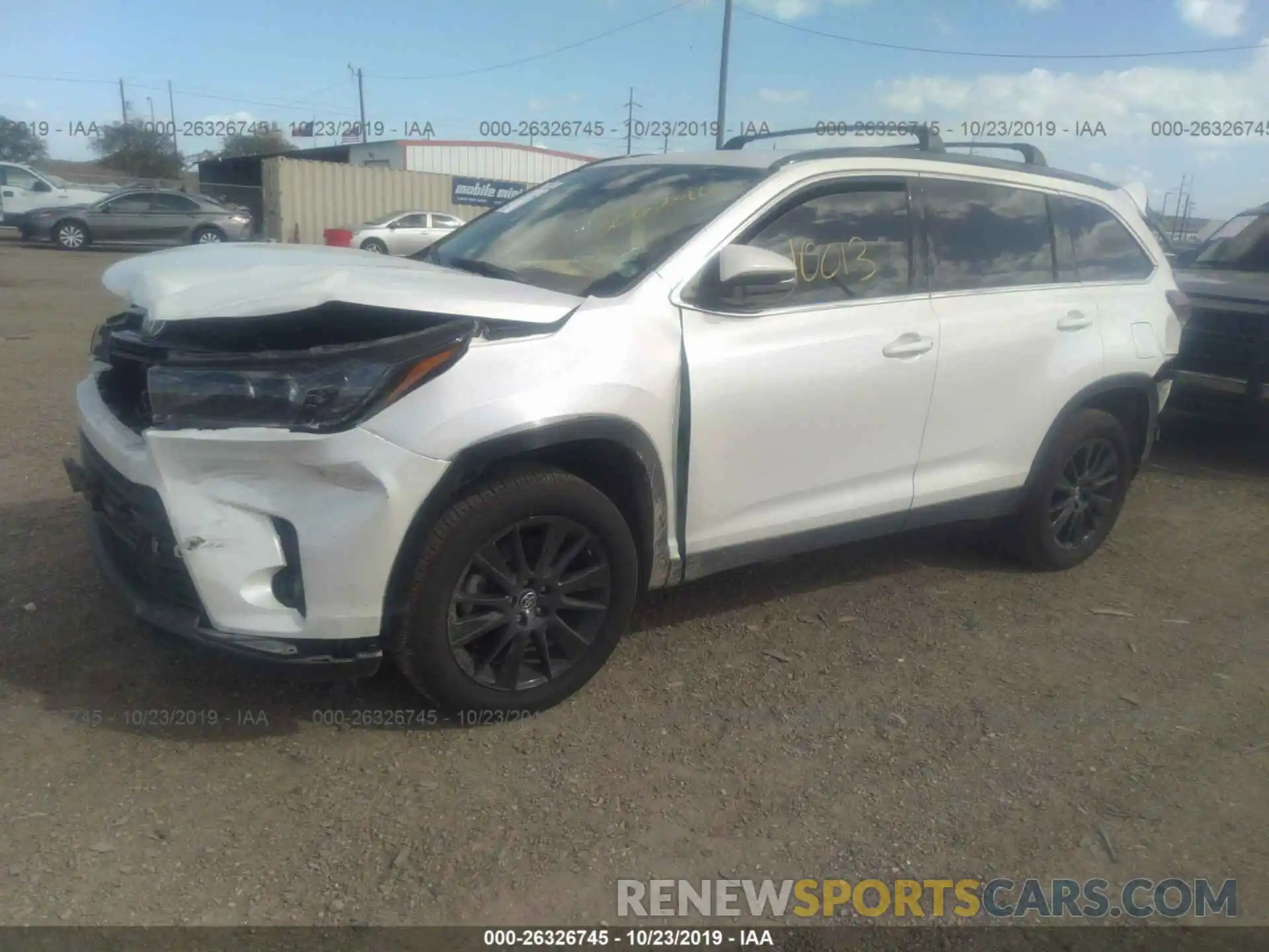 2 Photograph of a damaged car 5TDKZRFH8KS306296 TOYOTA HIGHLANDER 2019