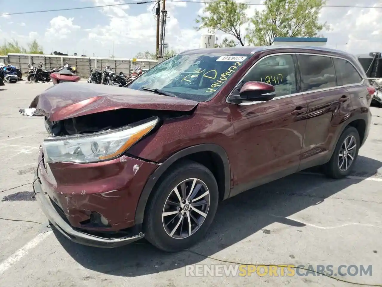 2 Photograph of a damaged car 5TDKZRFH8KS308193 TOYOTA HIGHLANDER 2019