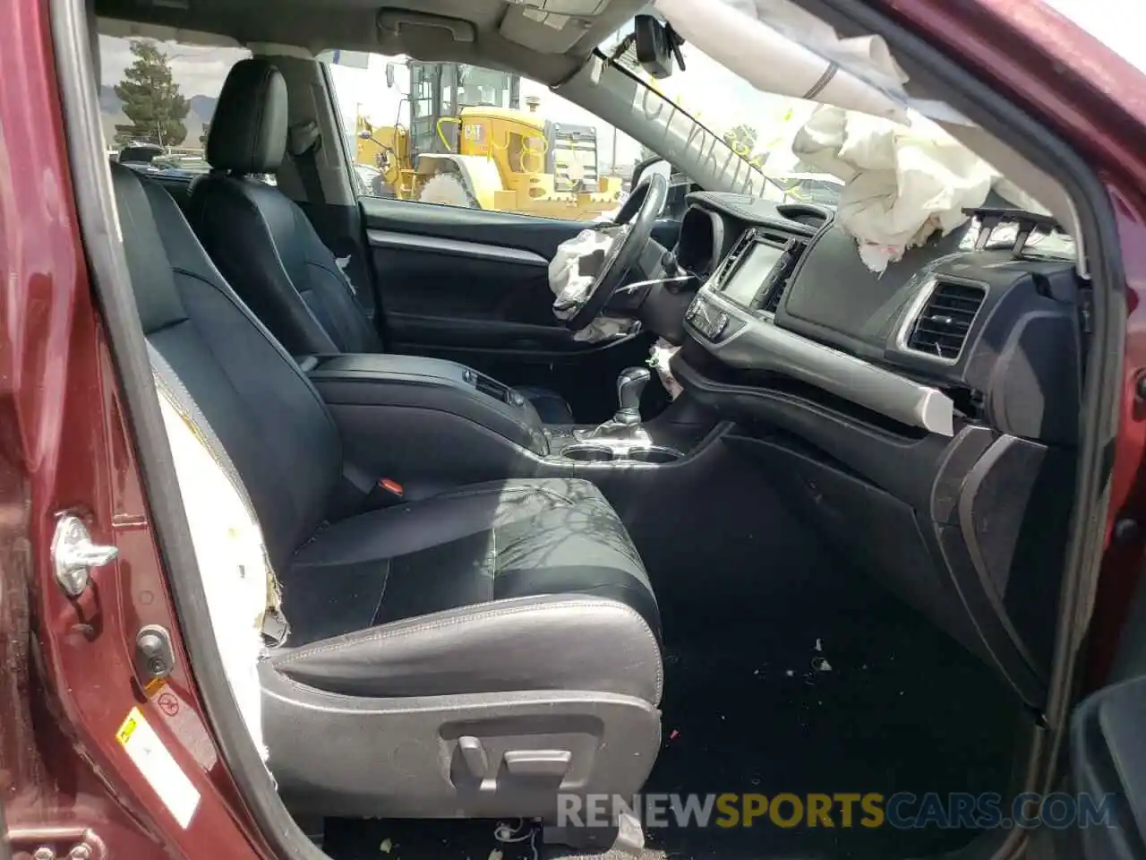 5 Photograph of a damaged car 5TDKZRFH8KS308193 TOYOTA HIGHLANDER 2019