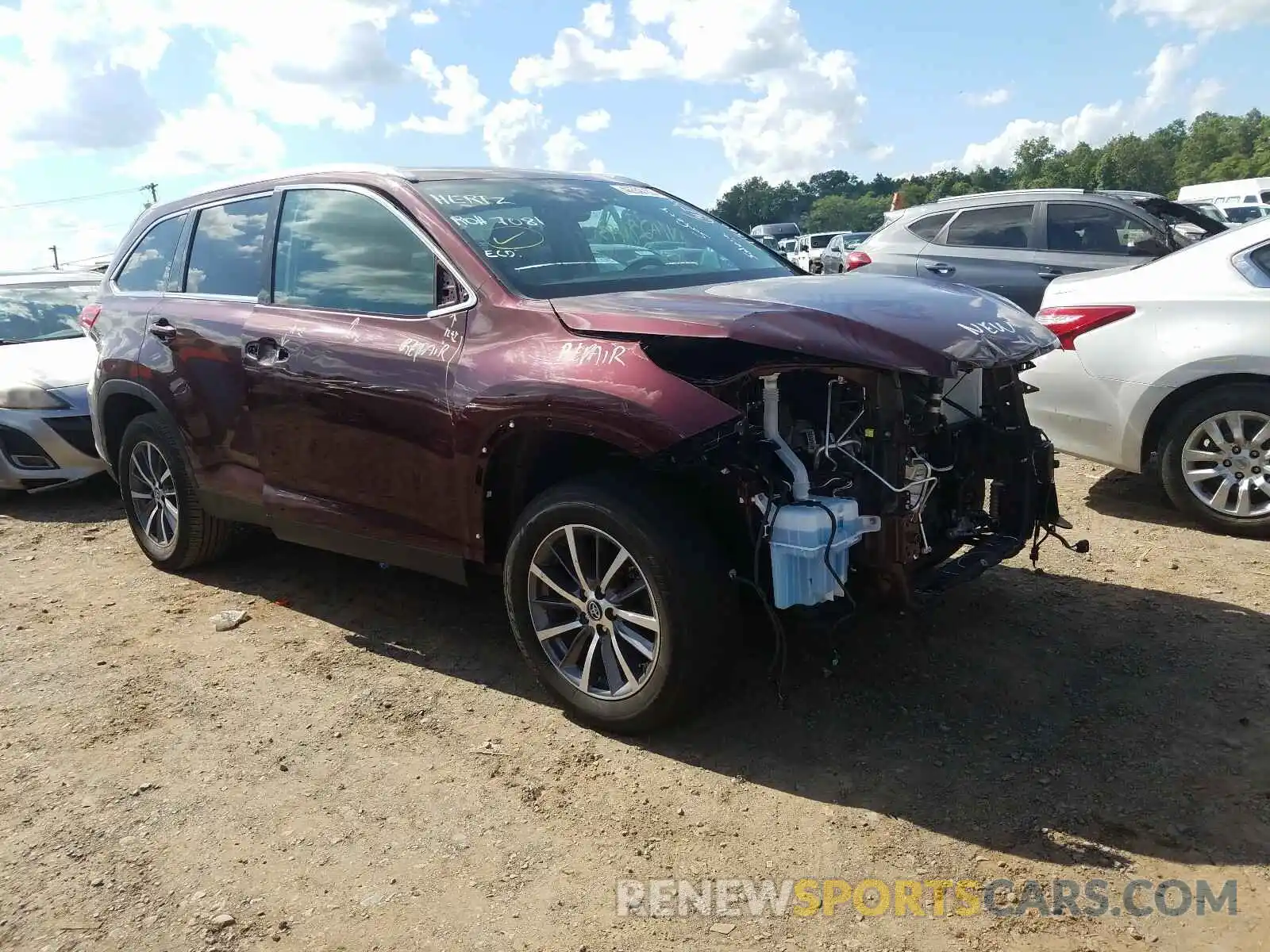 1 Photograph of a damaged car 5TDKZRFH8KS308257 TOYOTA HIGHLANDER 2019