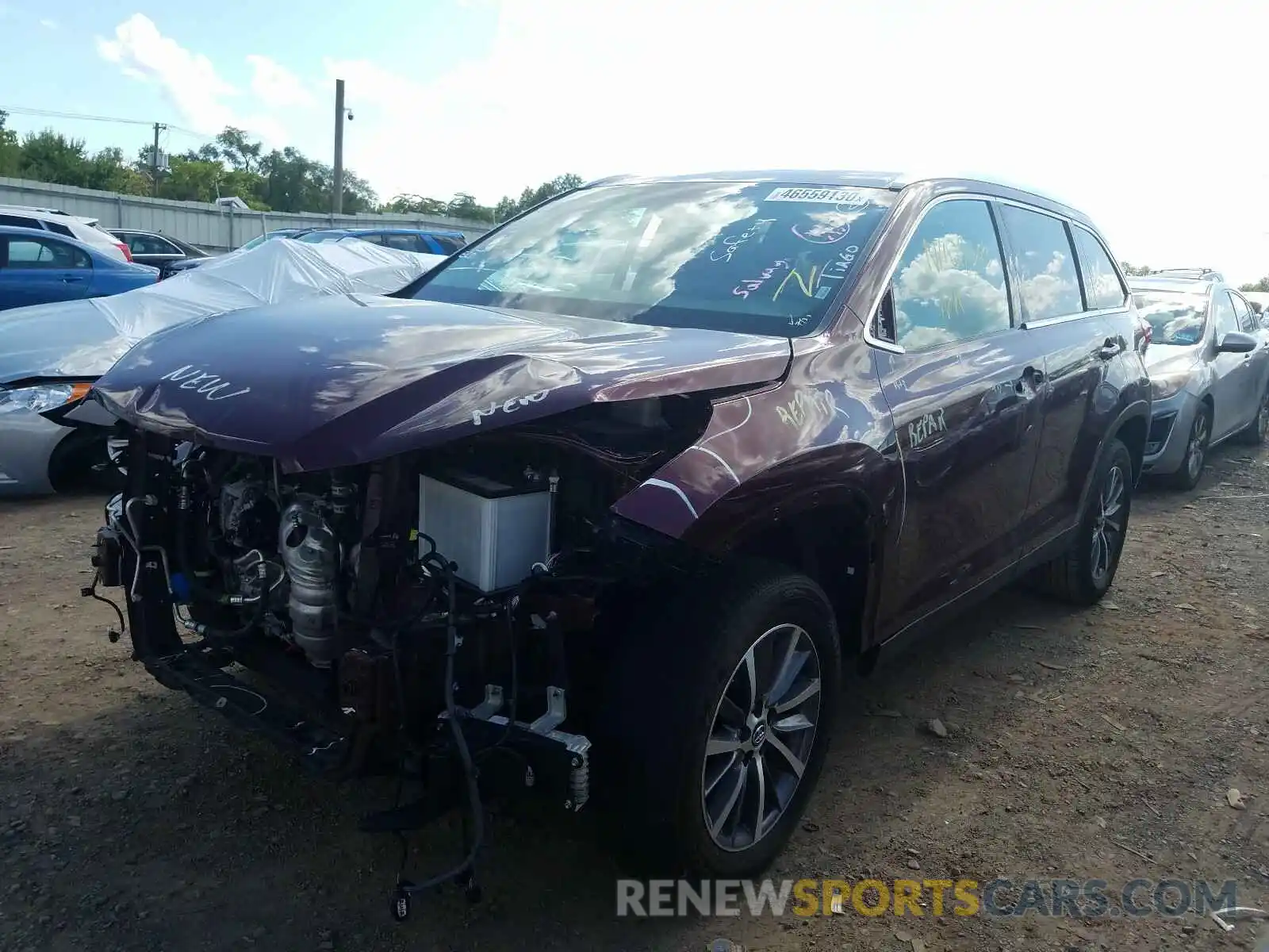 2 Photograph of a damaged car 5TDKZRFH8KS308257 TOYOTA HIGHLANDER 2019