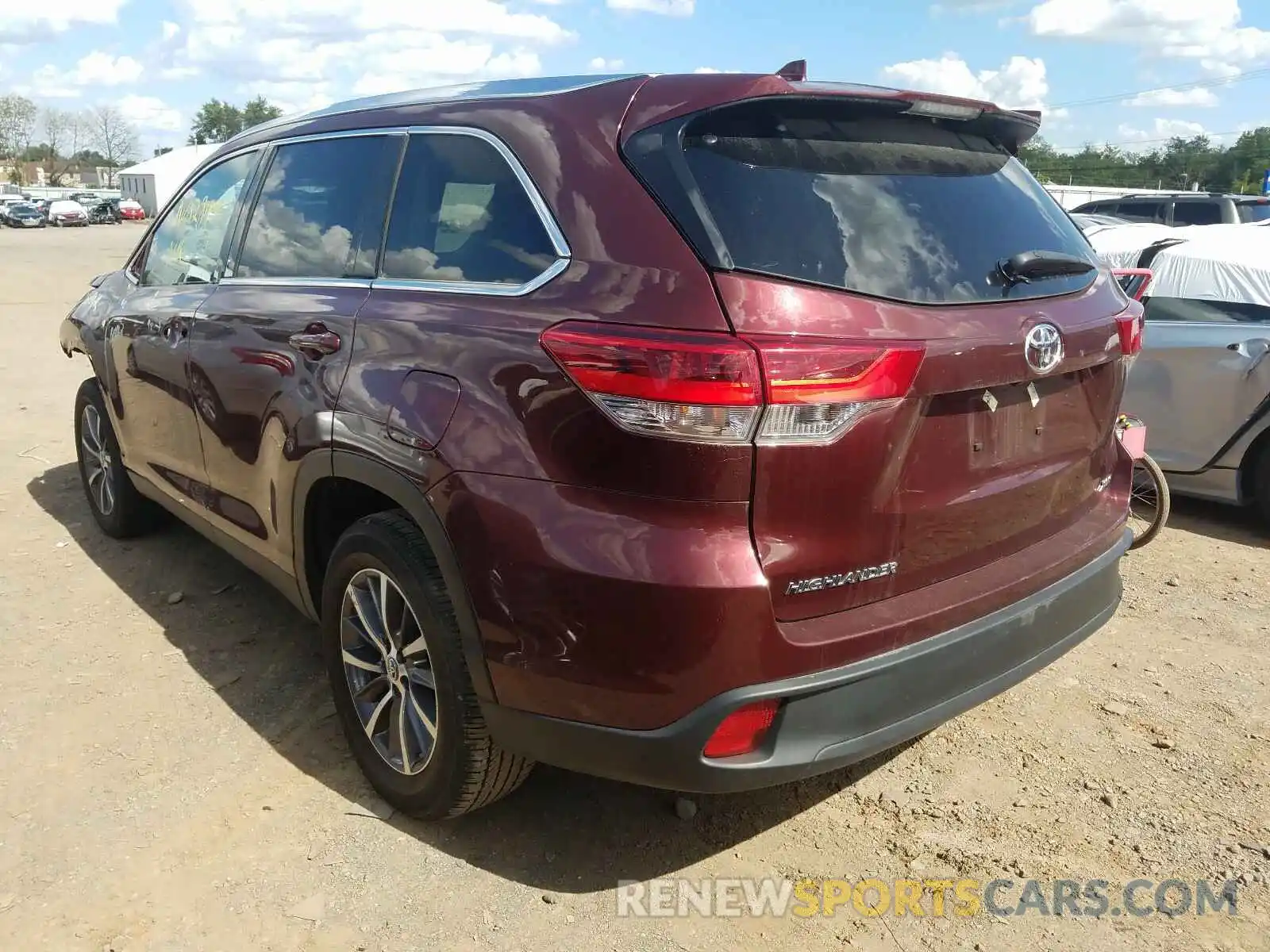 3 Фотография поврежденного автомобиля 5TDKZRFH8KS308257 TOYOTA HIGHLANDER 2019