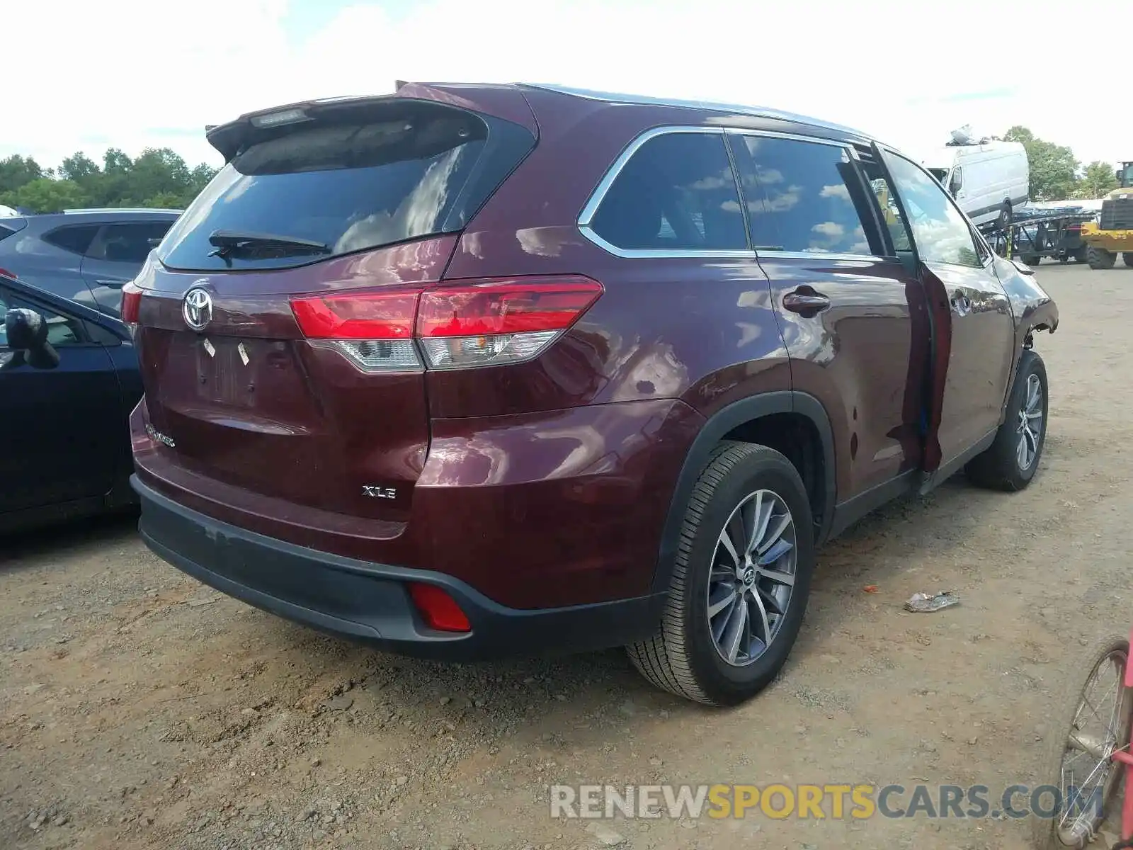 4 Фотография поврежденного автомобиля 5TDKZRFH8KS308257 TOYOTA HIGHLANDER 2019