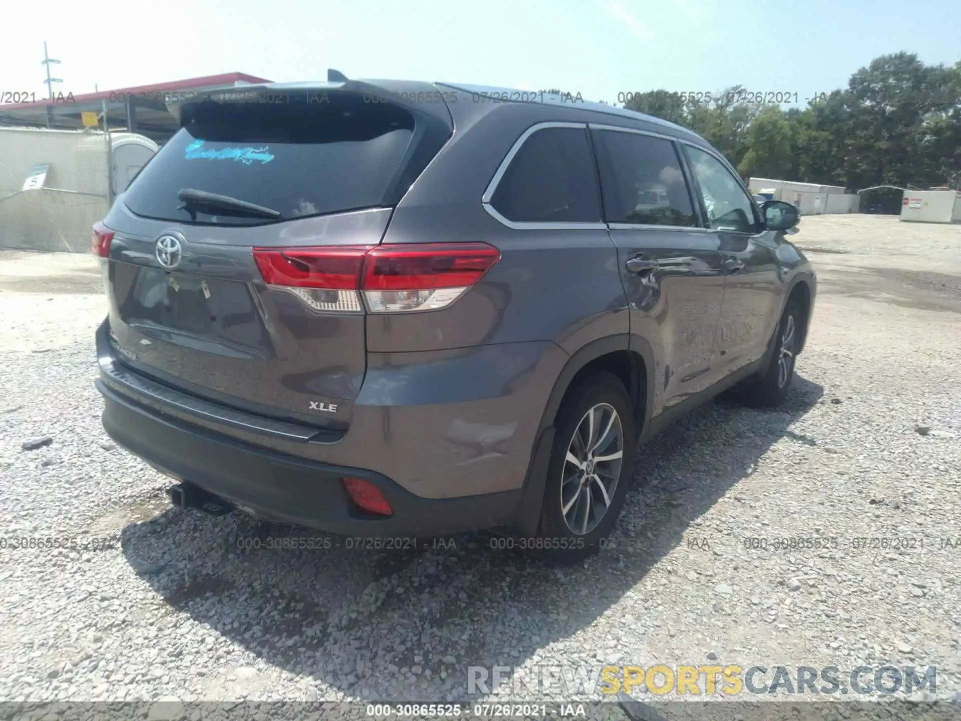 4 Photograph of a damaged car 5TDKZRFH8KS308534 TOYOTA HIGHLANDER 2019