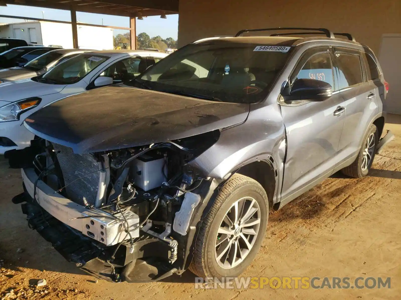 2 Photograph of a damaged car 5TDKZRFH8KS309182 TOYOTA HIGHLANDER 2019