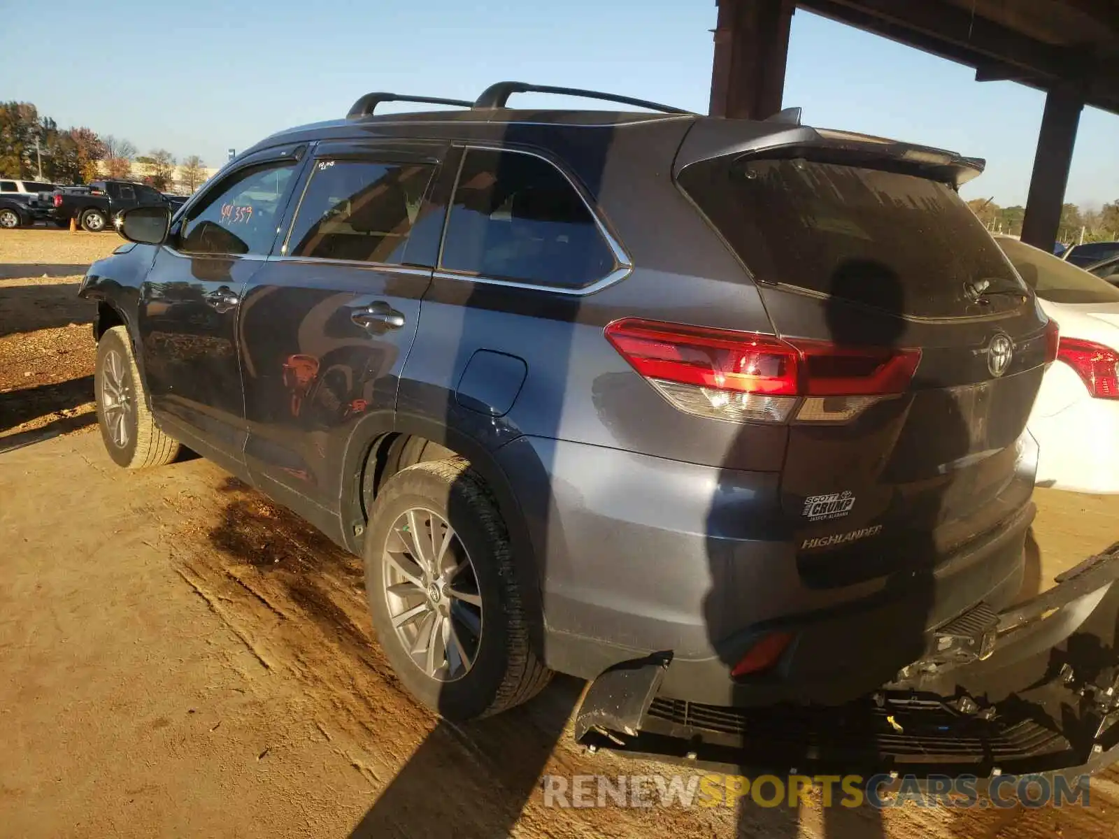 3 Photograph of a damaged car 5TDKZRFH8KS309182 TOYOTA HIGHLANDER 2019