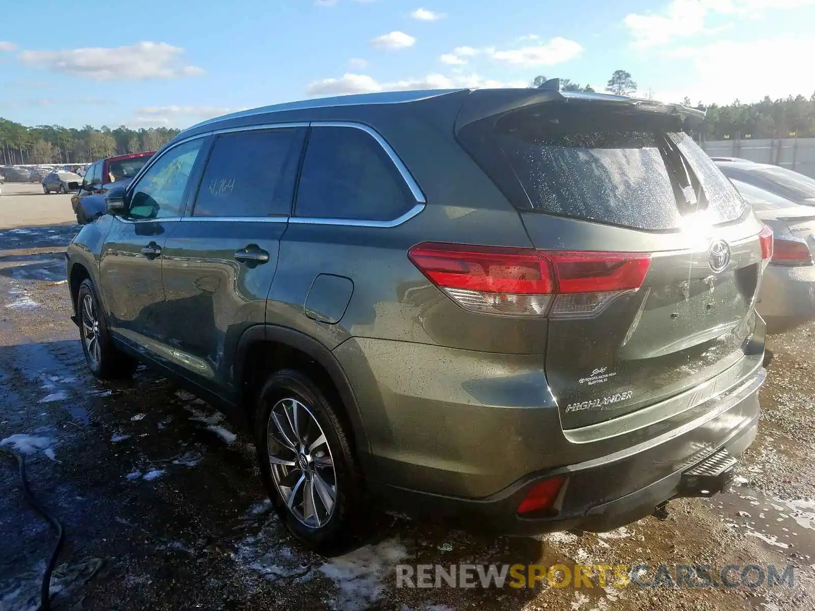 3 Photograph of a damaged car 5TDKZRFH8KS315807 TOYOTA HIGHLANDER 2019