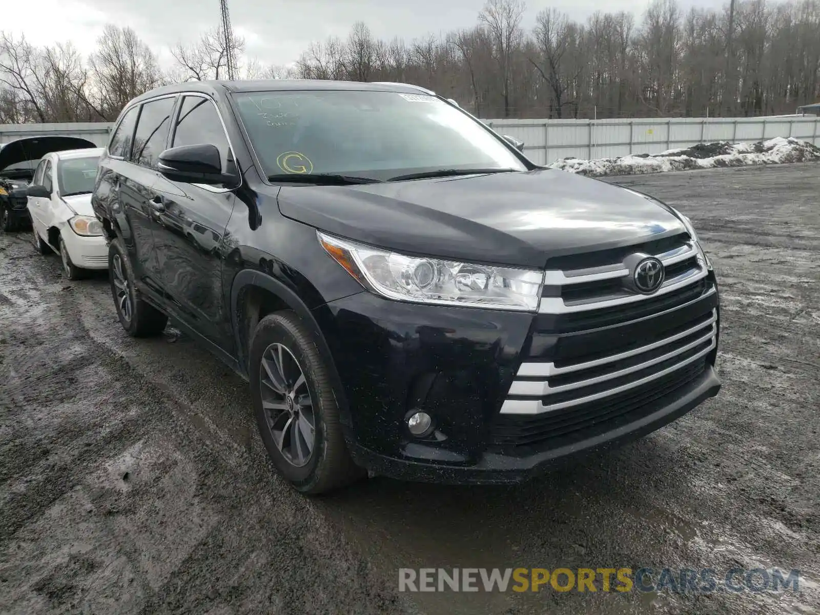 1 Photograph of a damaged car 5TDKZRFH8KS319775 TOYOTA HIGHLANDER 2019