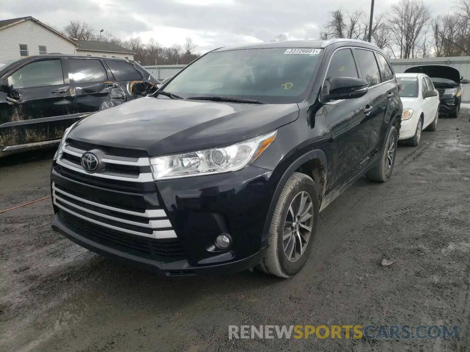 2 Photograph of a damaged car 5TDKZRFH8KS319775 TOYOTA HIGHLANDER 2019