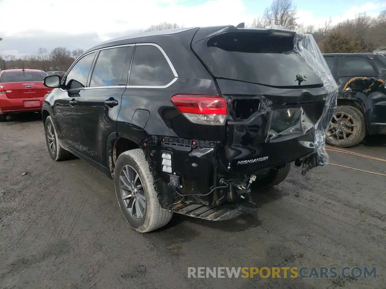 3 Photograph of a damaged car 5TDKZRFH8KS319775 TOYOTA HIGHLANDER 2019