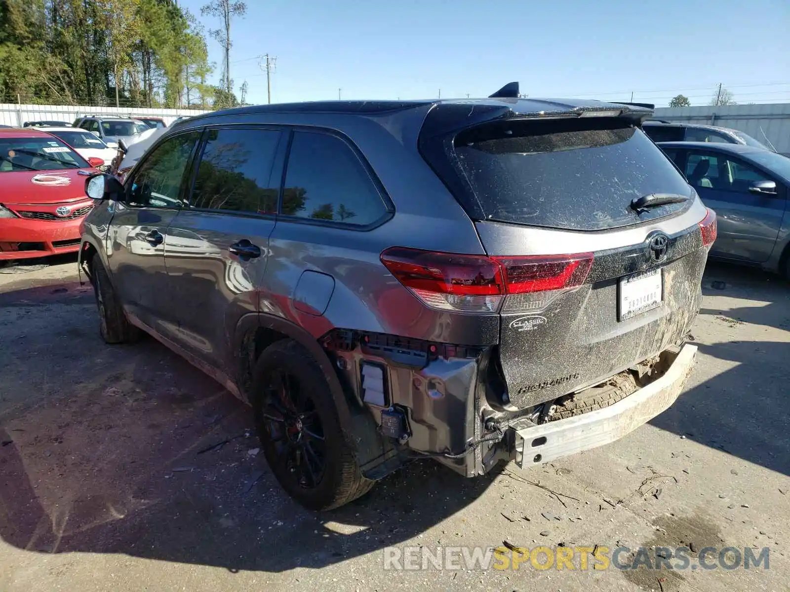 3 Photograph of a damaged car 5TDKZRFH8KS330128 TOYOTA HIGHLANDER 2019