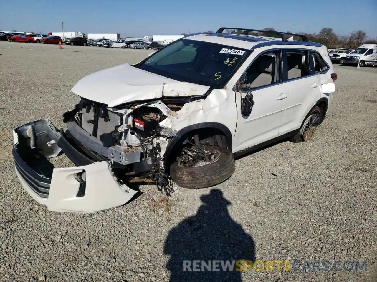 2 Photograph of a damaged car 5TDKZRFH8KS337418 TOYOTA HIGHLANDER 2019