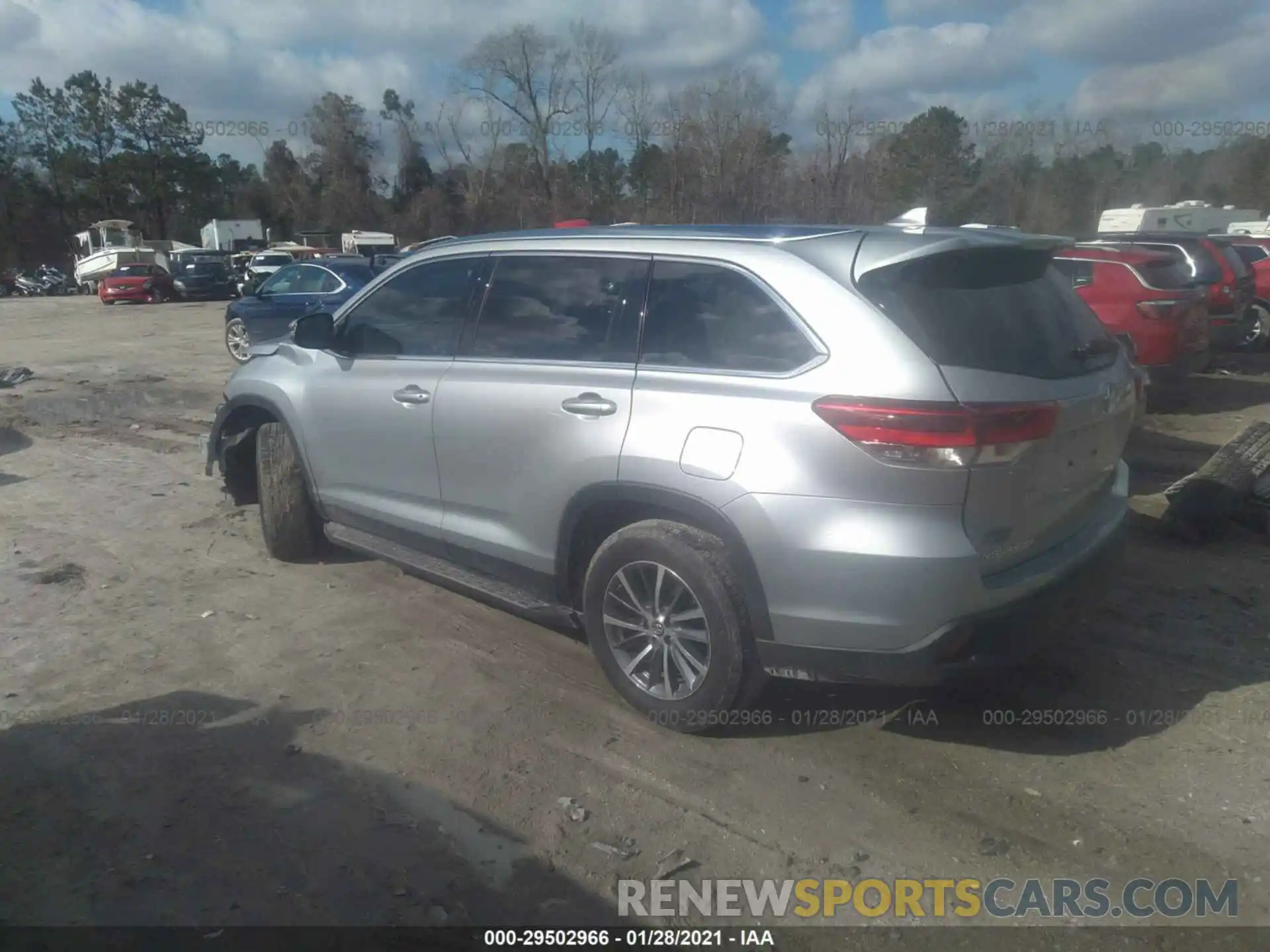 3 Photograph of a damaged car 5TDKZRFH8KS339993 TOYOTA HIGHLANDER 2019