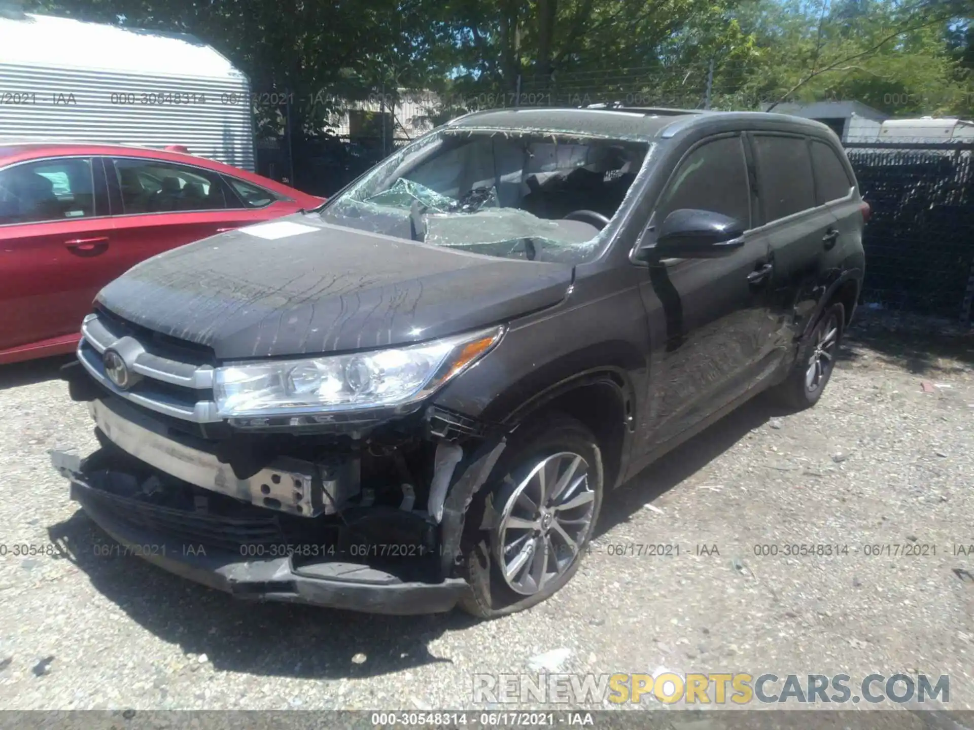 2 Photograph of a damaged car 5TDKZRFH8KS342148 TOYOTA HIGHLANDER 2019