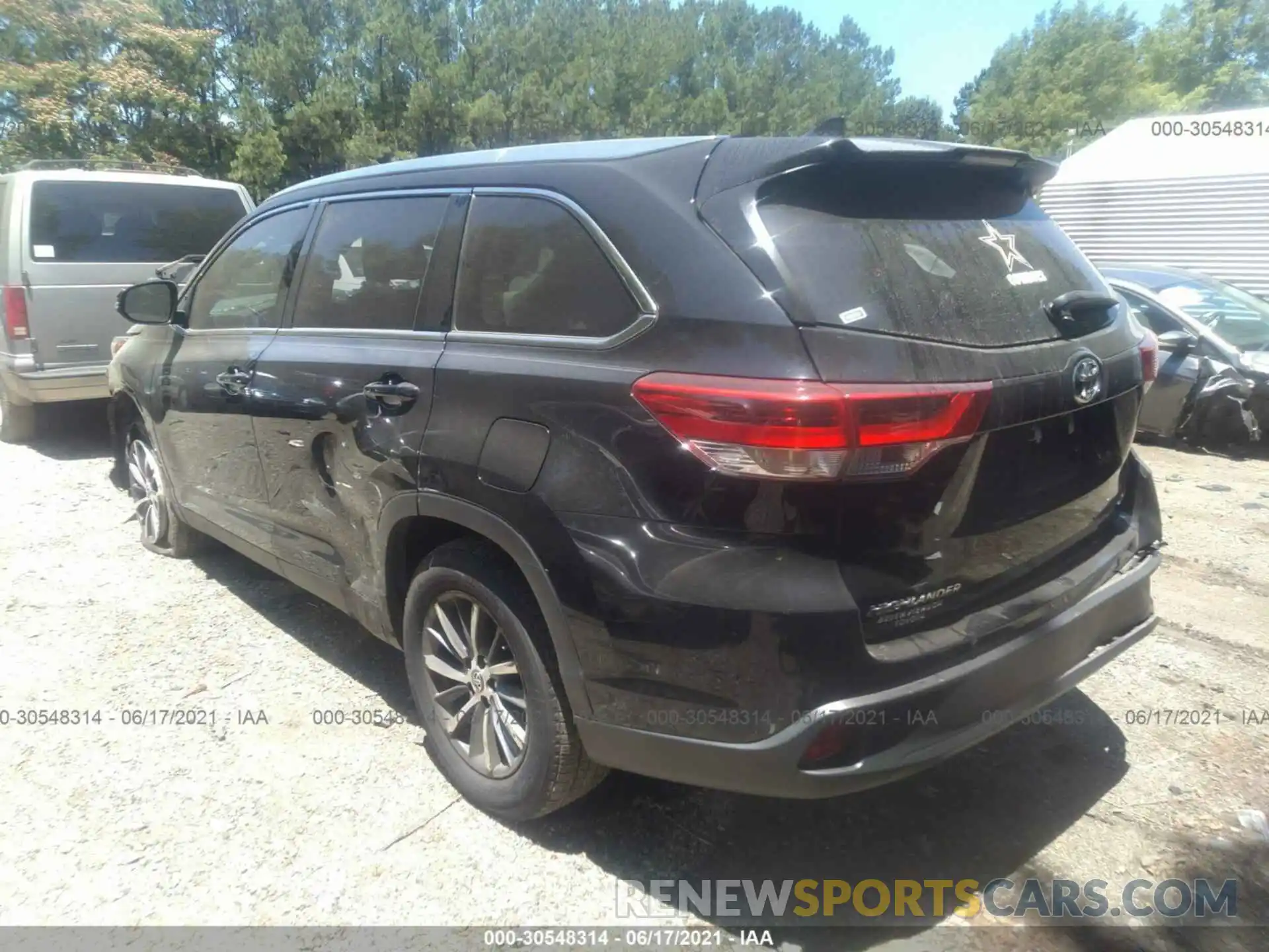 3 Photograph of a damaged car 5TDKZRFH8KS342148 TOYOTA HIGHLANDER 2019