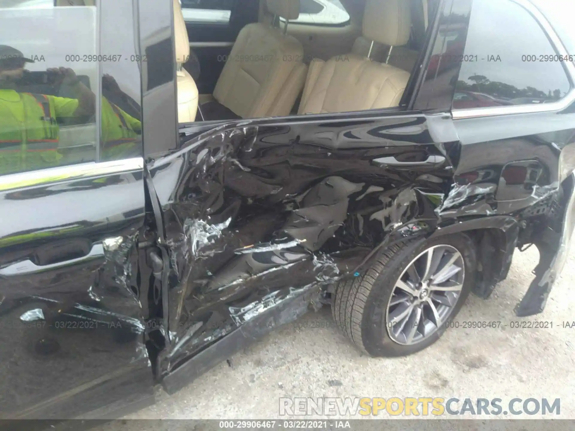 6 Photograph of a damaged car 5TDKZRFH8KS344384 TOYOTA HIGHLANDER 2019