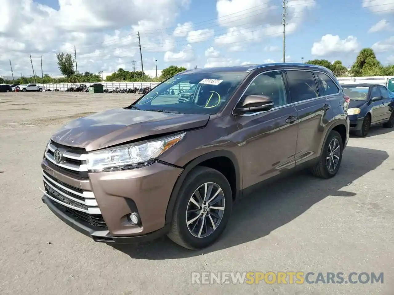 2 Photograph of a damaged car 5TDKZRFH8KS347396 TOYOTA HIGHLANDER 2019