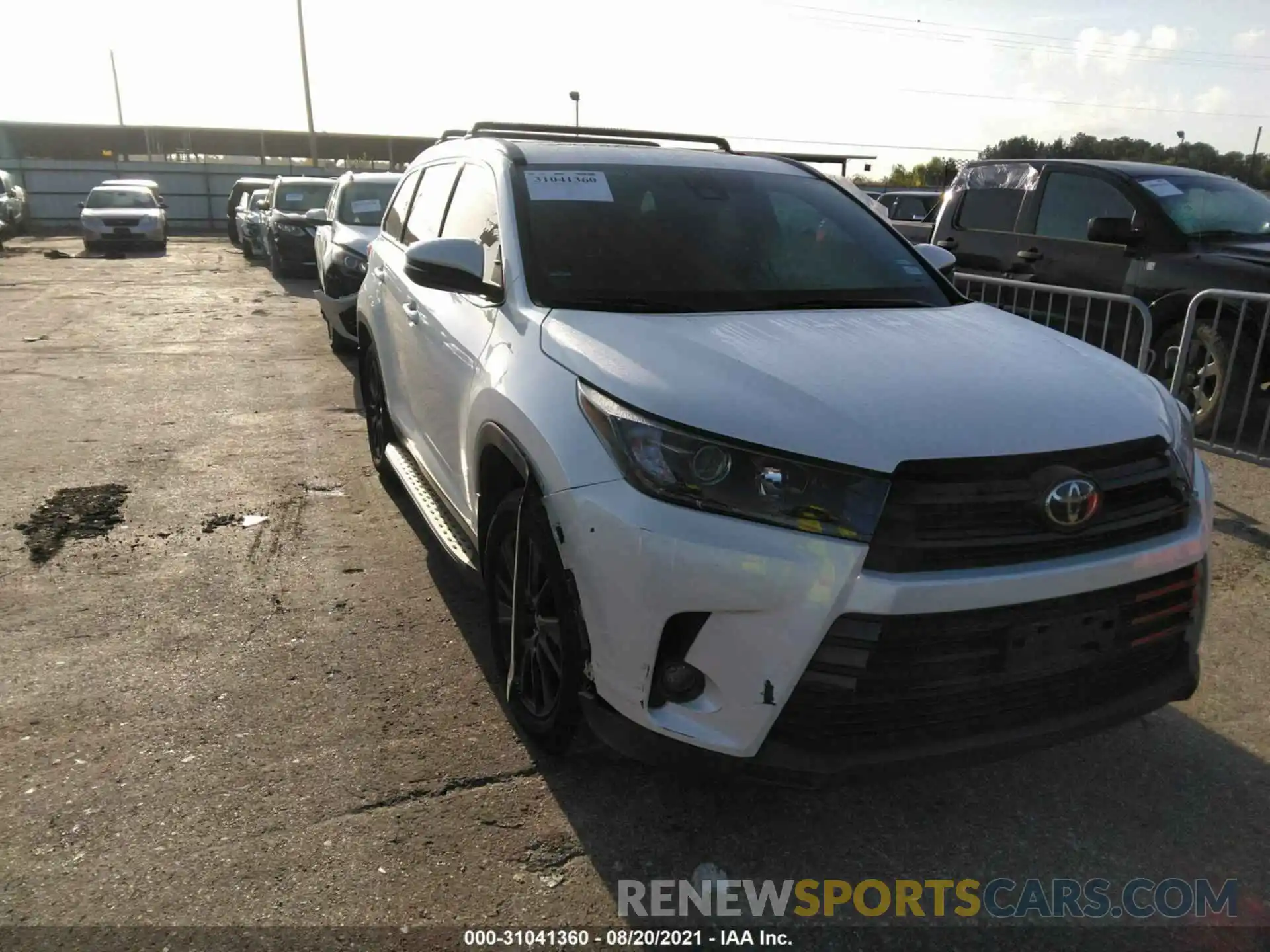 1 Photograph of a damaged car 5TDKZRFH8KS347768 TOYOTA HIGHLANDER 2019