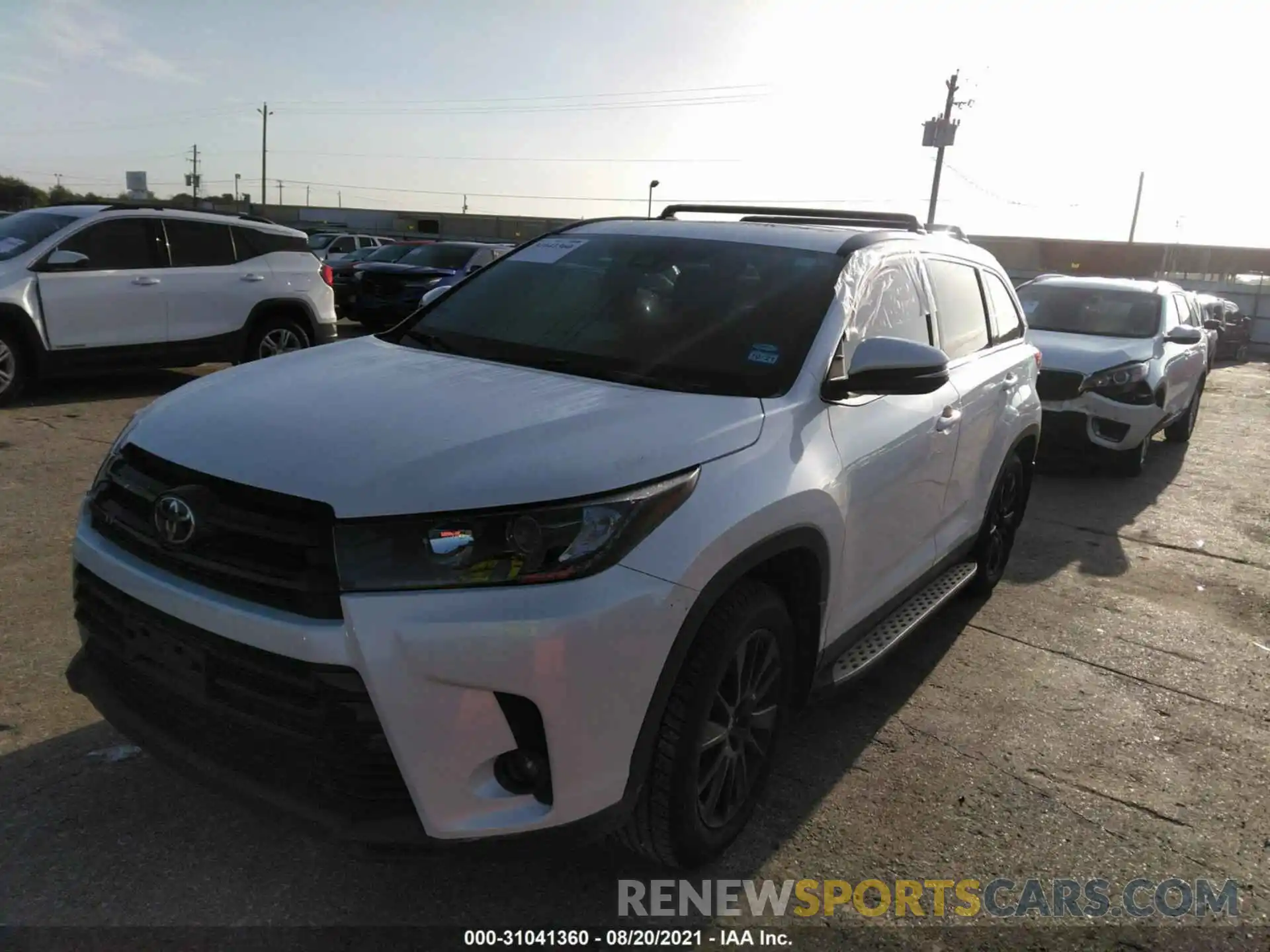 2 Photograph of a damaged car 5TDKZRFH8KS347768 TOYOTA HIGHLANDER 2019