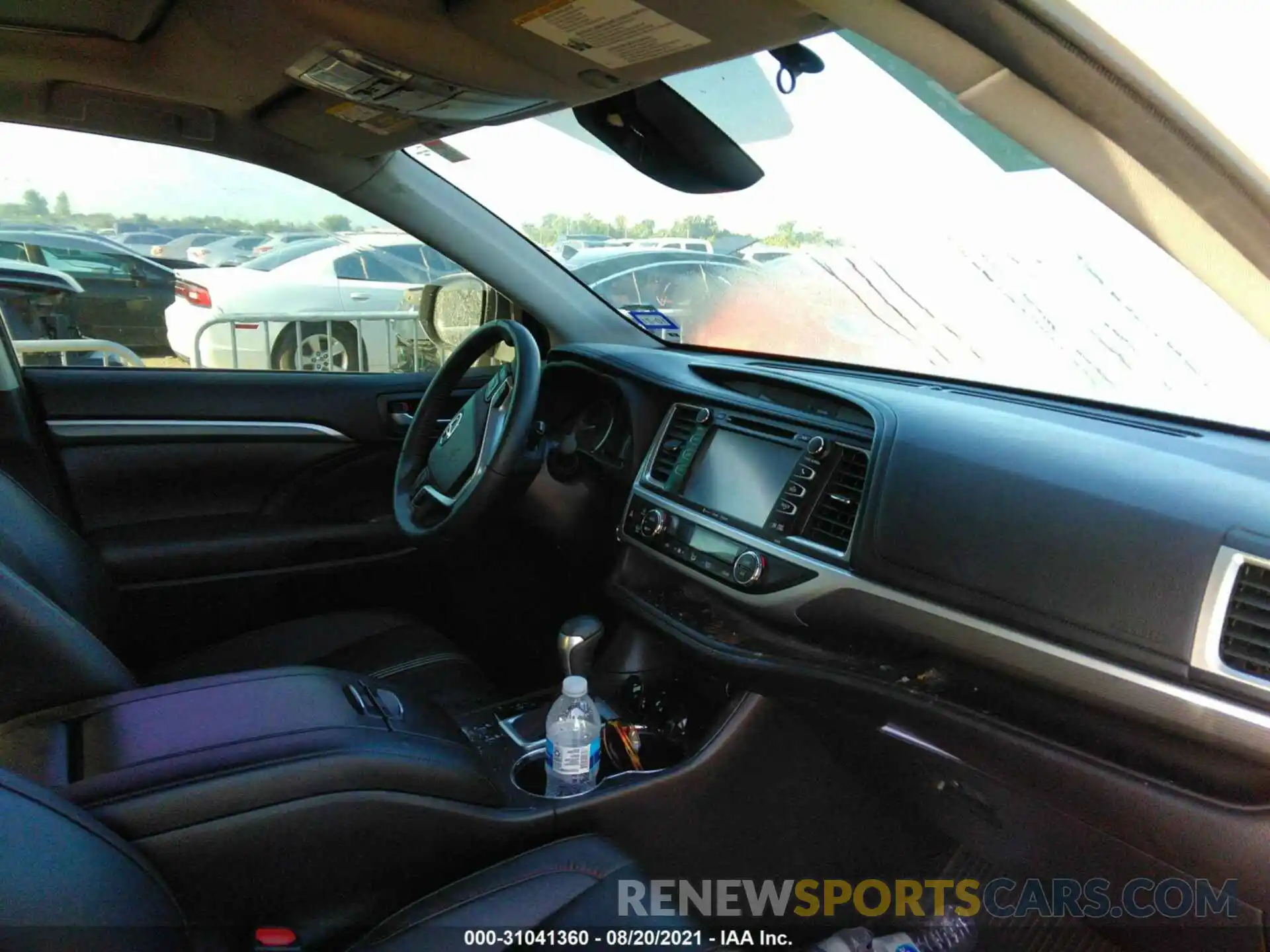 5 Photograph of a damaged car 5TDKZRFH8KS347768 TOYOTA HIGHLANDER 2019