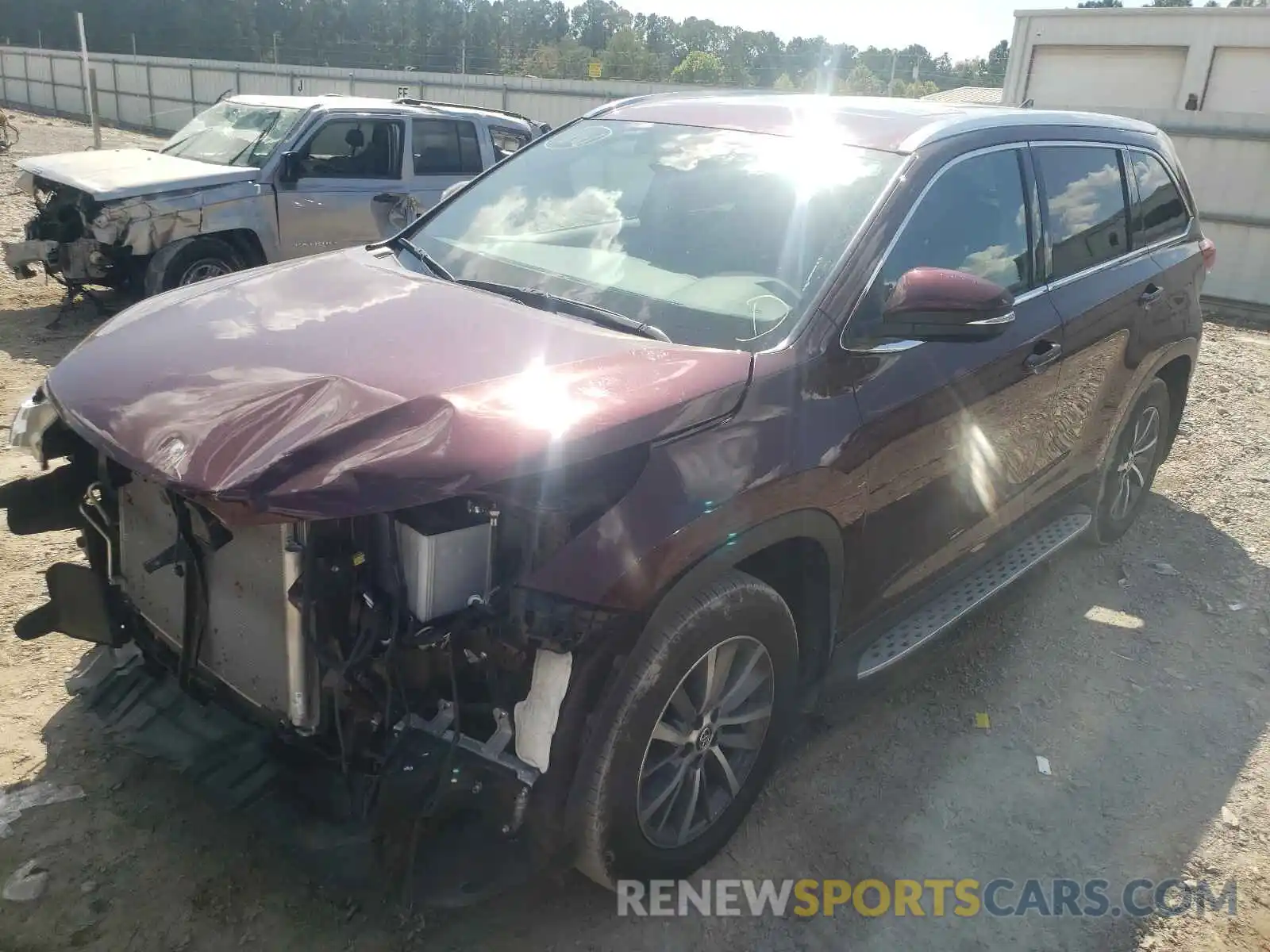 2 Photograph of a damaged car 5TDKZRFH8KS348872 TOYOTA HIGHLANDER 2019