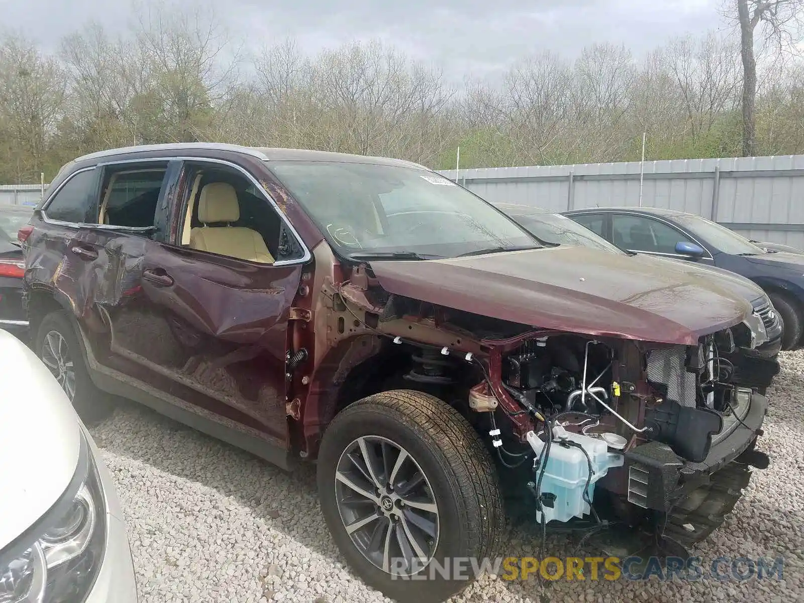 1 Photograph of a damaged car 5TDKZRFH8KS353506 TOYOTA HIGHLANDER 2019