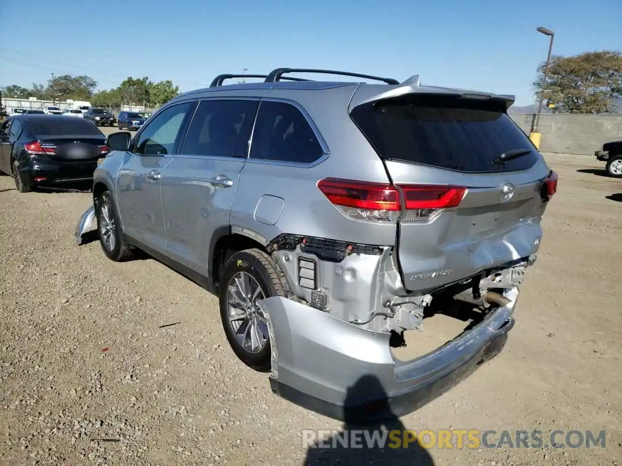 3 Фотография поврежденного автомобиля 5TDKZRFH8KS361122 TOYOTA HIGHLANDER 2019