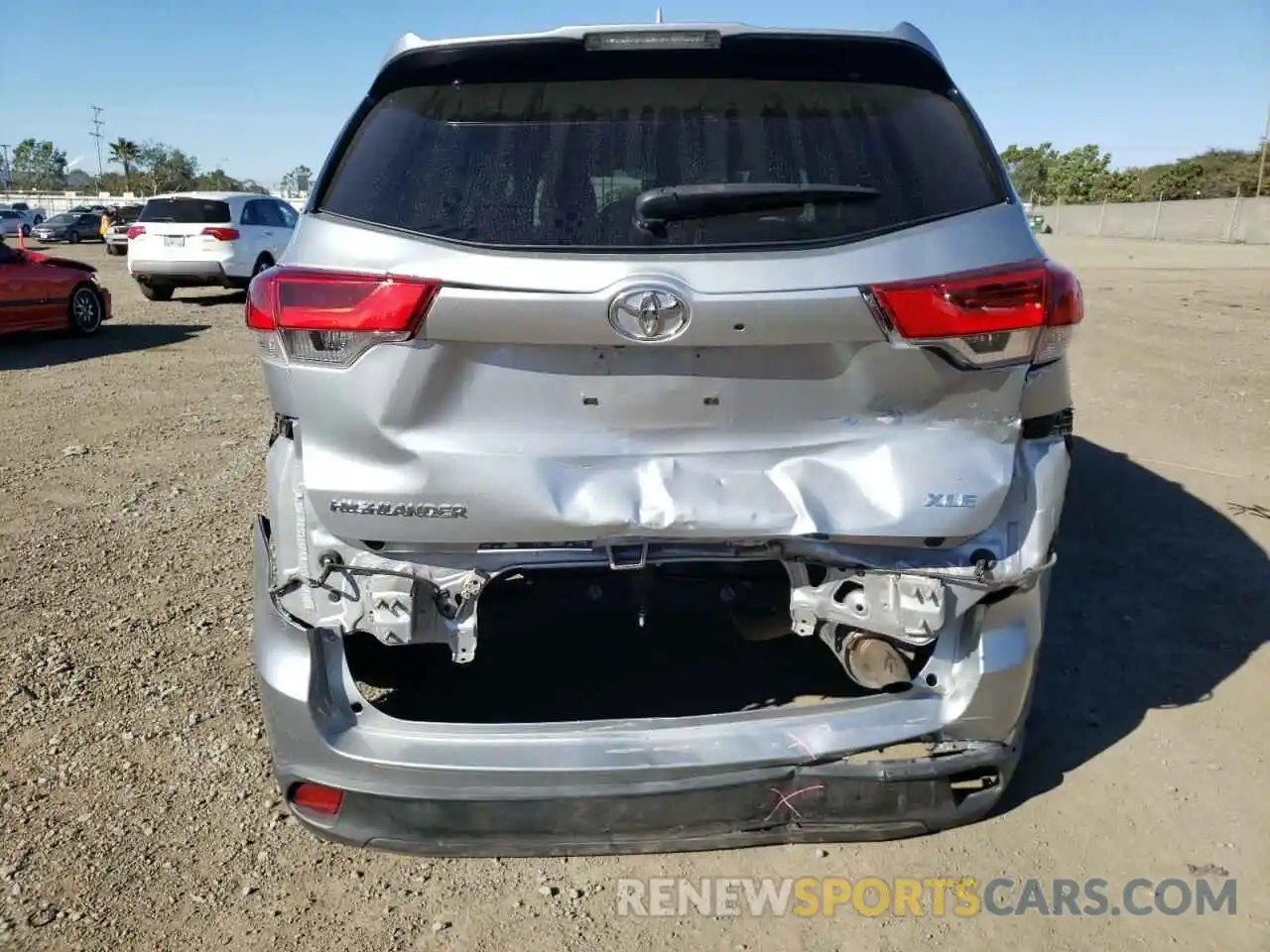 9 Photograph of a damaged car 5TDKZRFH8KS361122 TOYOTA HIGHLANDER 2019