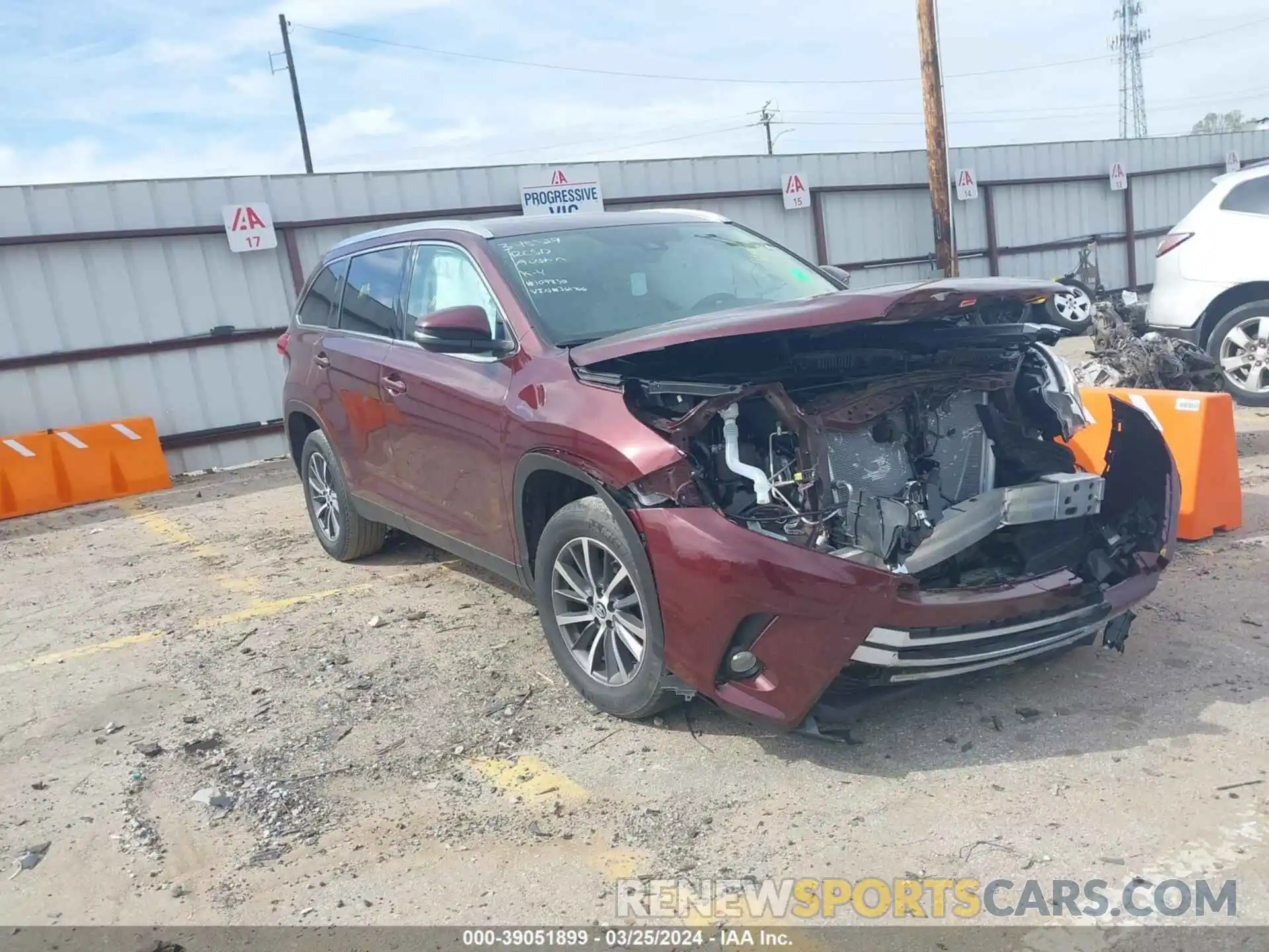 1 Photograph of a damaged car 5TDKZRFH8KS361766 TOYOTA HIGHLANDER 2019