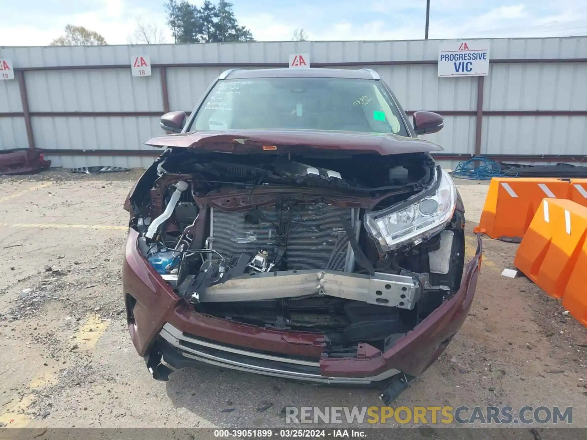 12 Photograph of a damaged car 5TDKZRFH8KS361766 TOYOTA HIGHLANDER 2019