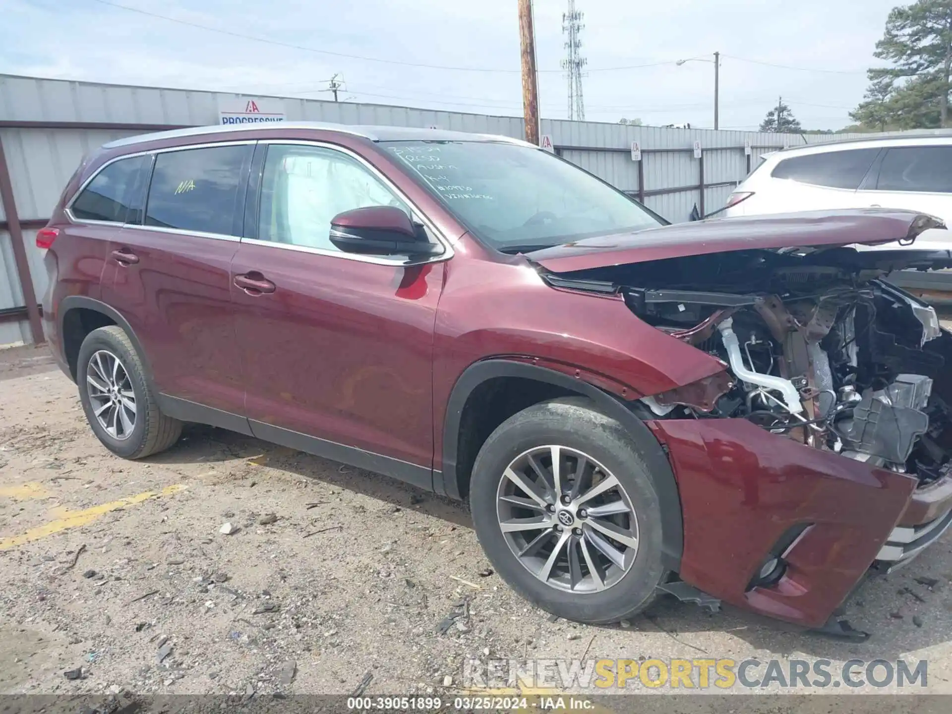 13 Photograph of a damaged car 5TDKZRFH8KS361766 TOYOTA HIGHLANDER 2019