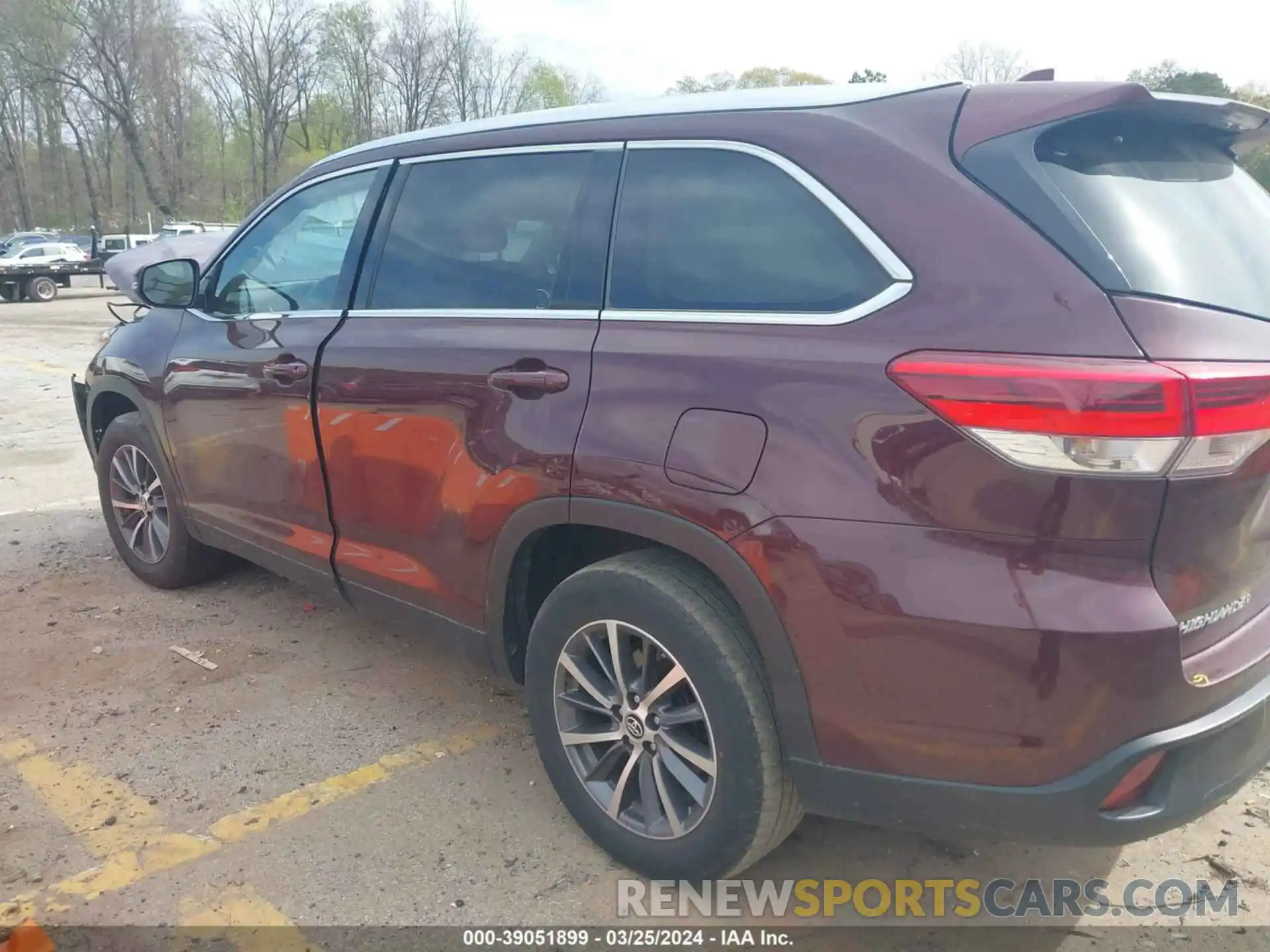 14 Photograph of a damaged car 5TDKZRFH8KS361766 TOYOTA HIGHLANDER 2019