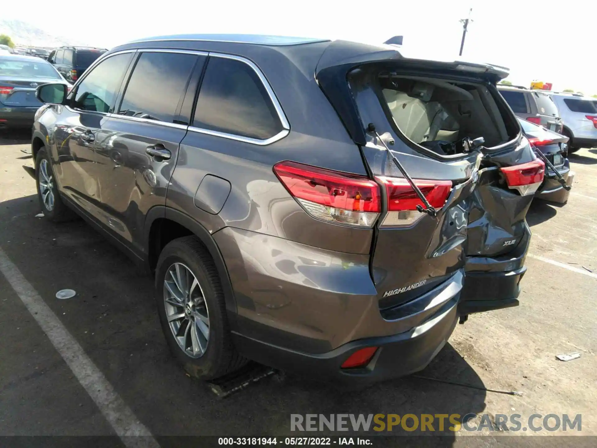 3 Фотография поврежденного автомобиля 5TDKZRFH8KS362321 TOYOTA HIGHLANDER 2019