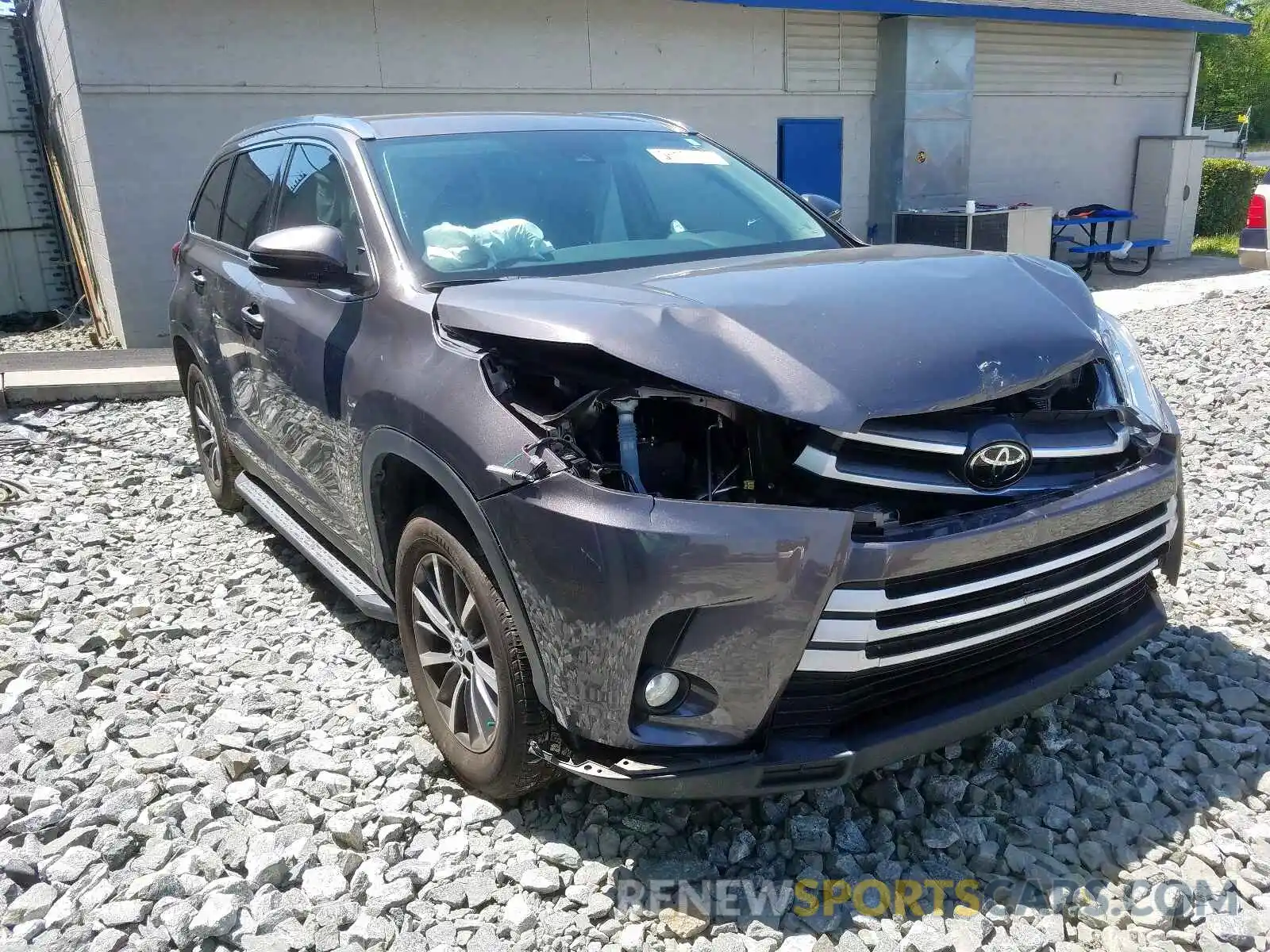 1 Photograph of a damaged car 5TDKZRFH8KS551230 TOYOTA HIGHLANDER 2019