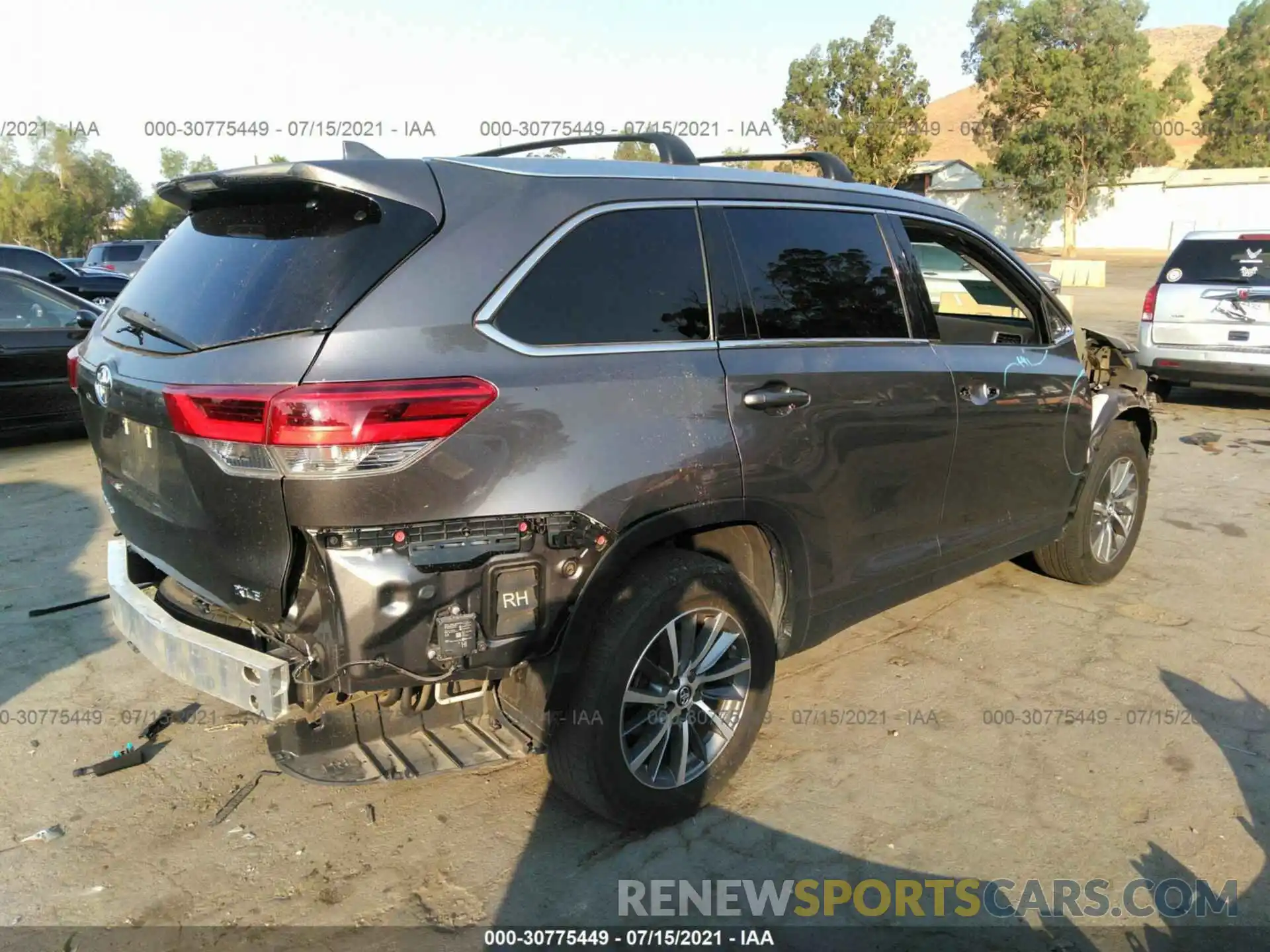 4 Фотография поврежденного автомобиля 5TDKZRFH8KS552667 TOYOTA HIGHLANDER 2019