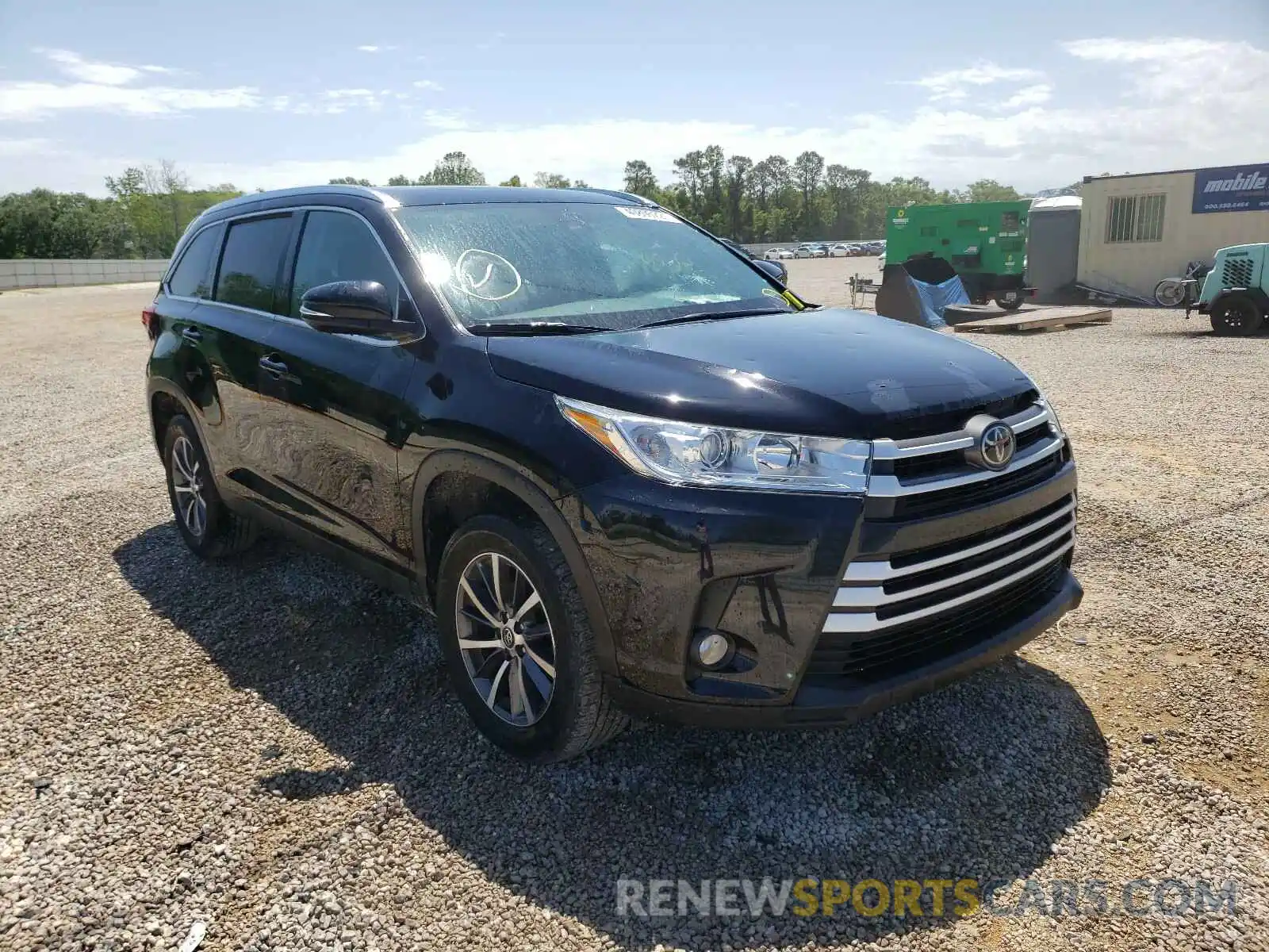 1 Photograph of a damaged car 5TDKZRFH8KS552720 TOYOTA HIGHLANDER 2019