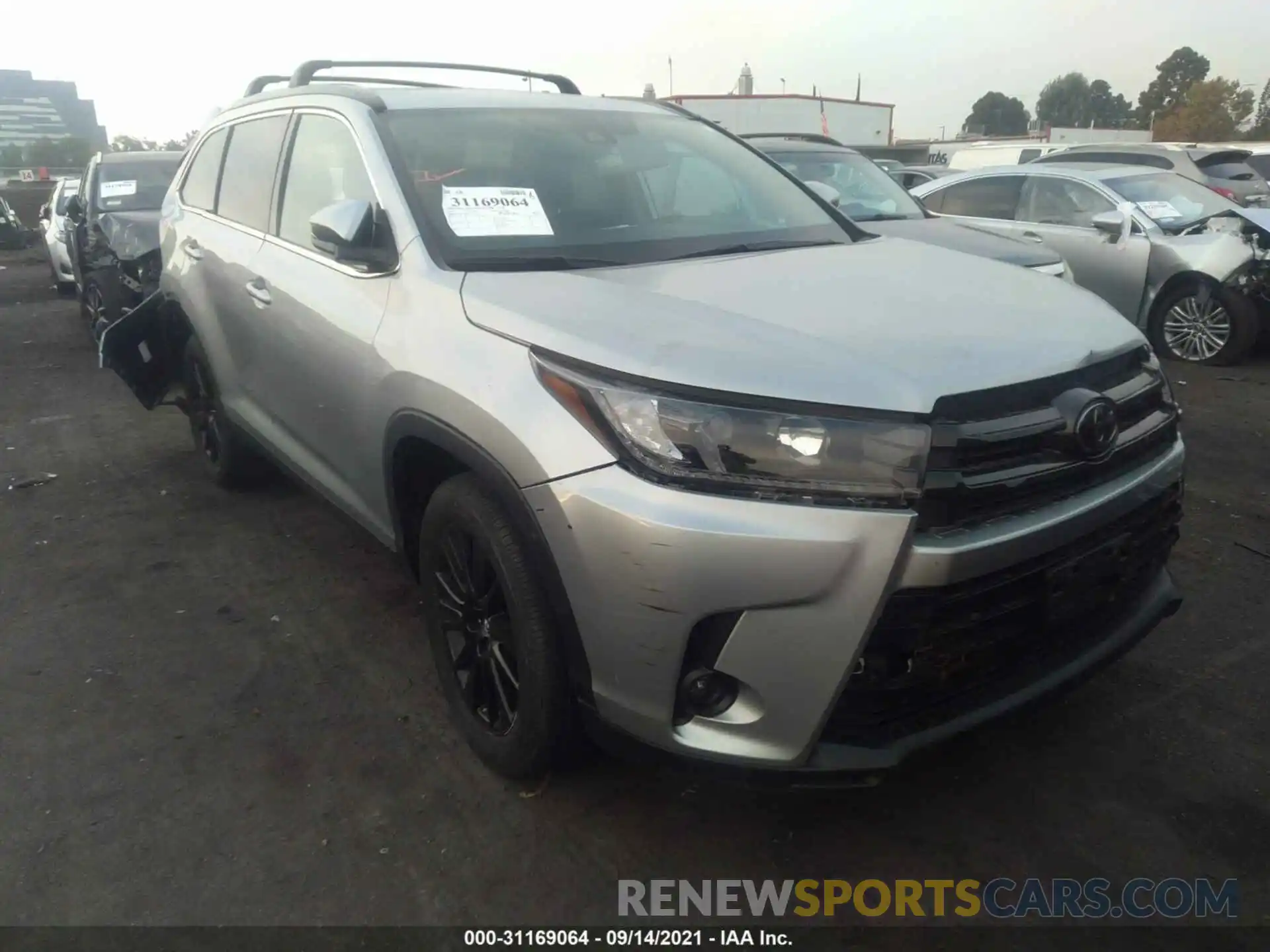 1 Фотография поврежденного автомобиля 5TDKZRFH8KS554130 TOYOTA HIGHLANDER 2019