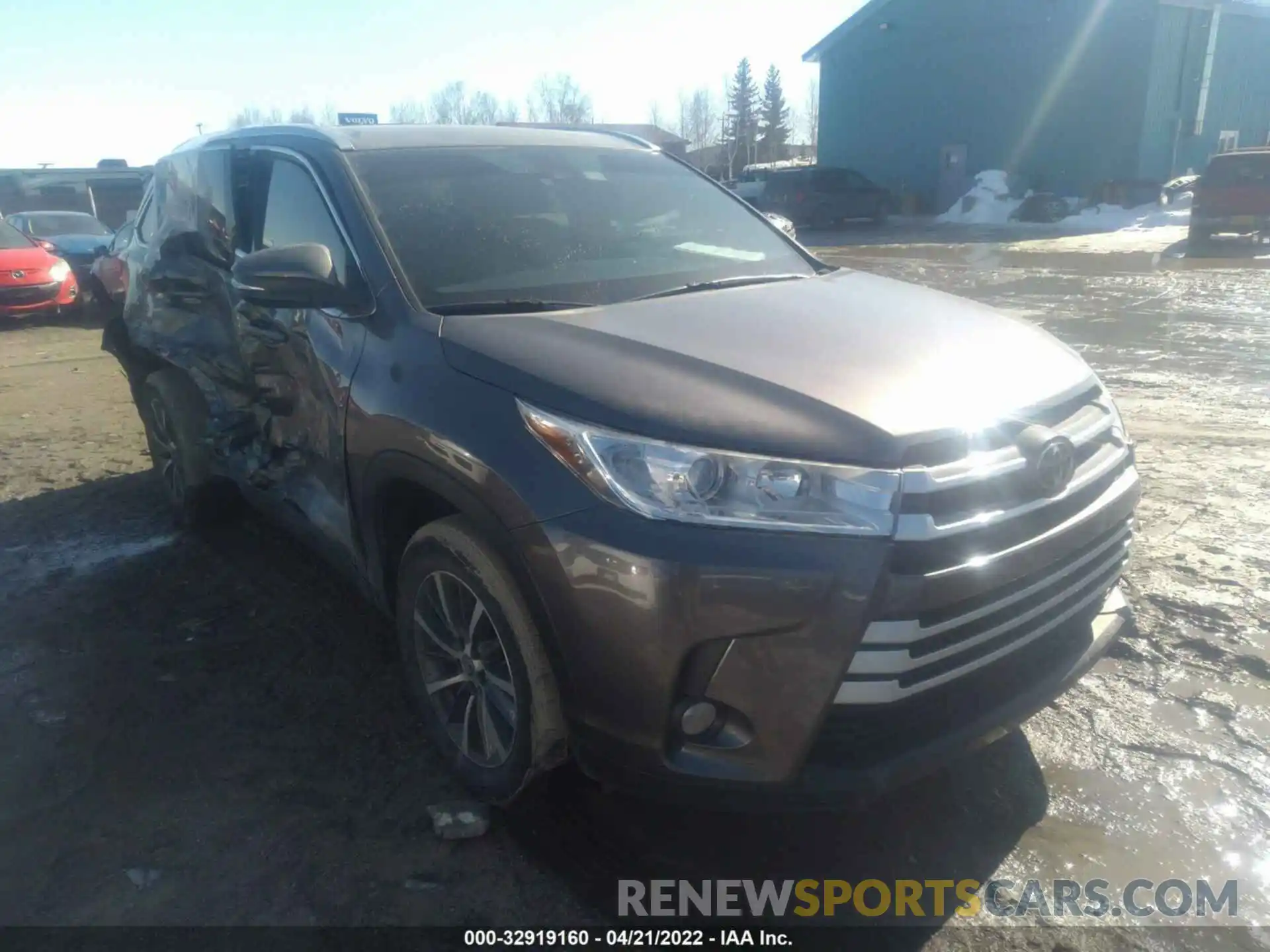 1 Фотография поврежденного автомобиля 5TDKZRFH8KS555567 TOYOTA HIGHLANDER 2019