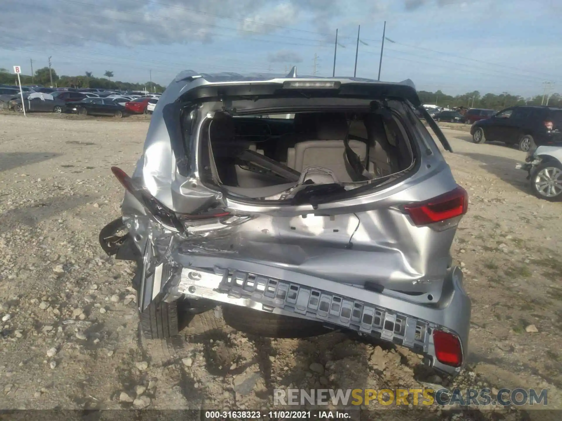 6 Photograph of a damaged car 5TDKZRFH8KS558288 TOYOTA HIGHLANDER 2019