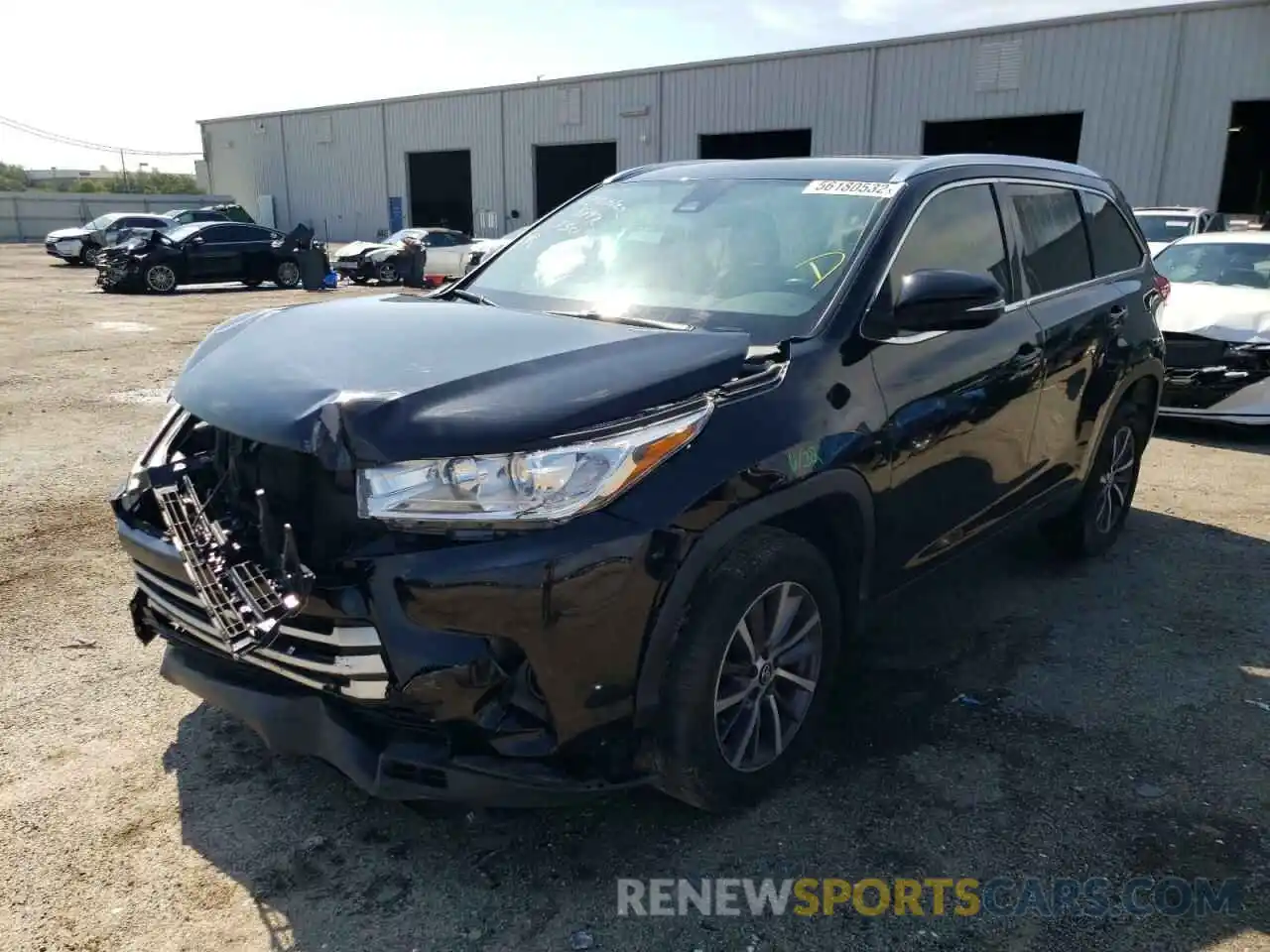 2 Photograph of a damaged car 5TDKZRFH8KS558792 TOYOTA HIGHLANDER 2019