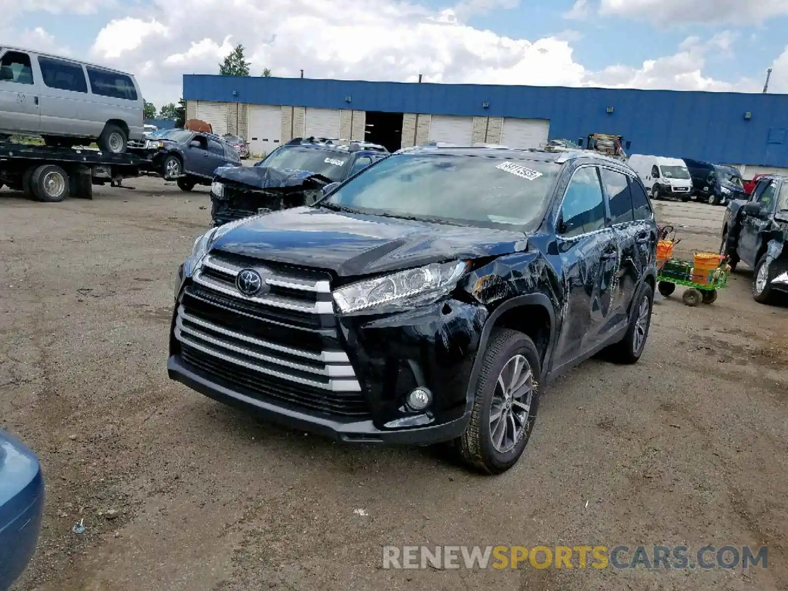 2 Photograph of a damaged car 5TDKZRFH8KS560784 TOYOTA HIGHLANDER 2019