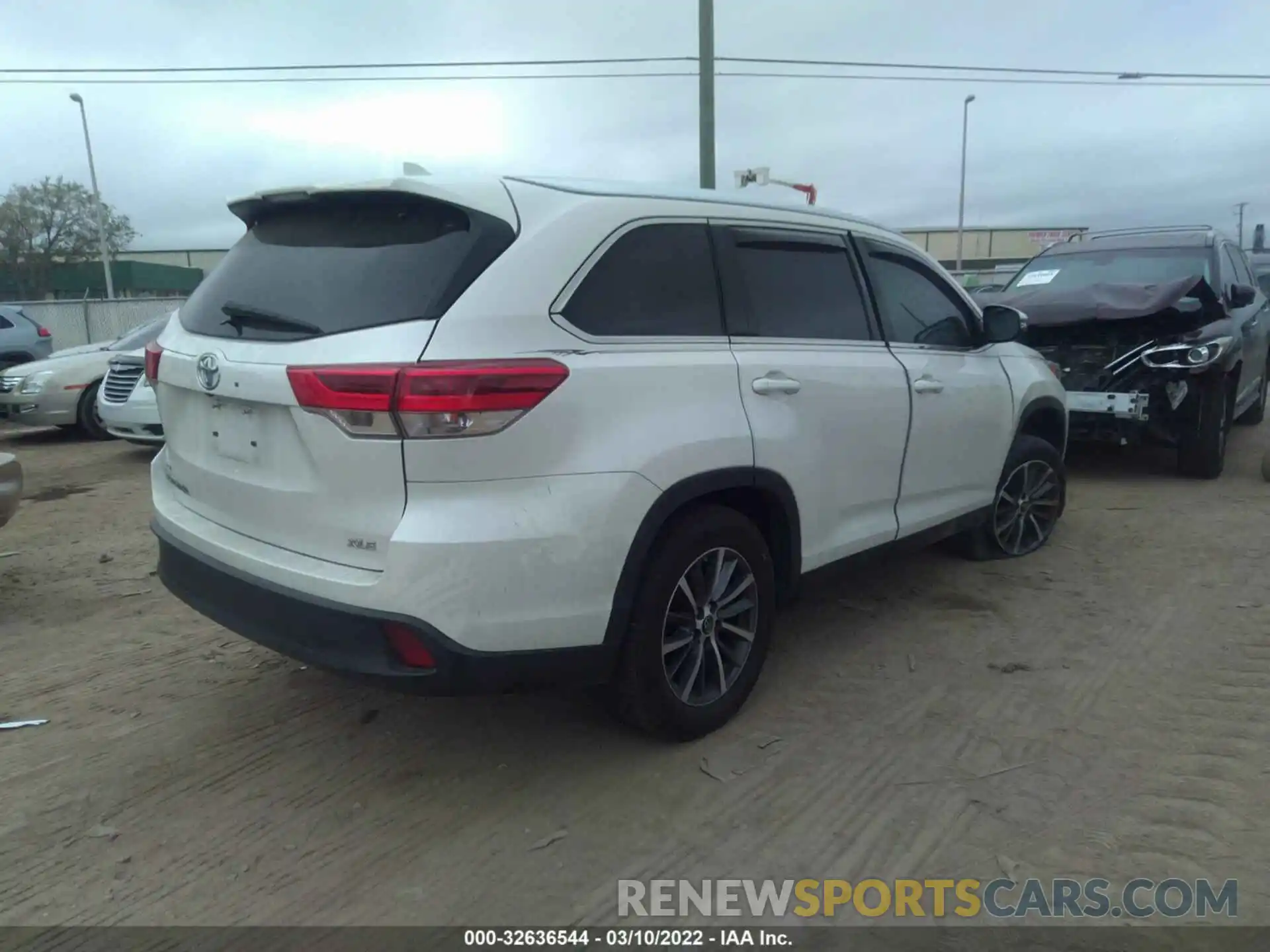 4 Фотография поврежденного автомобиля 5TDKZRFH8KS563815 TOYOTA HIGHLANDER 2019