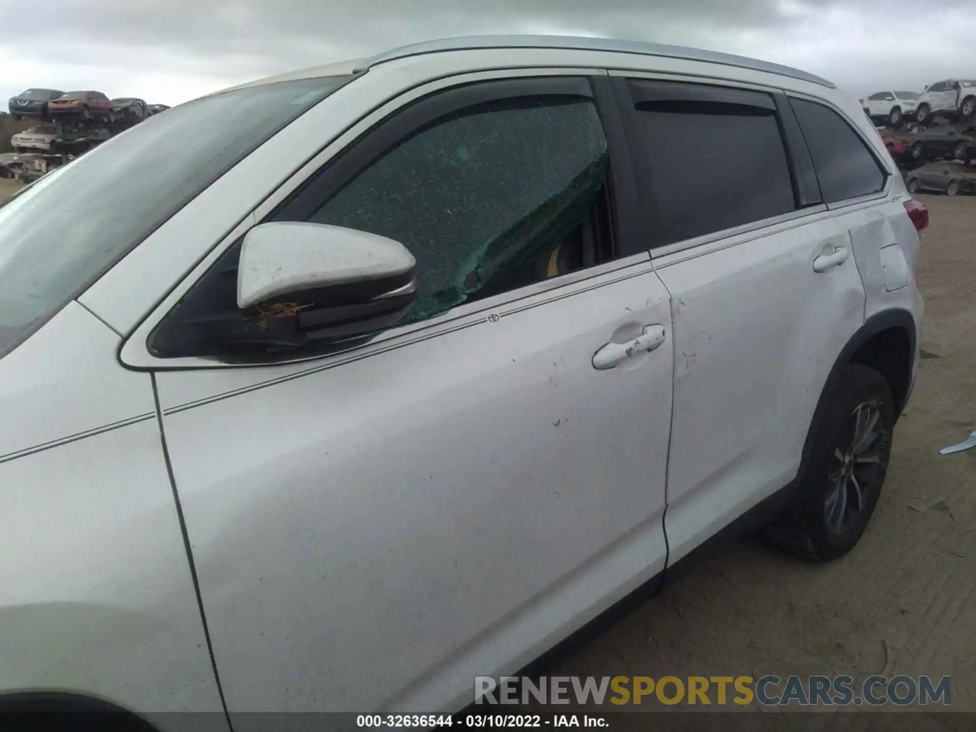 6 Photograph of a damaged car 5TDKZRFH8KS563815 TOYOTA HIGHLANDER 2019