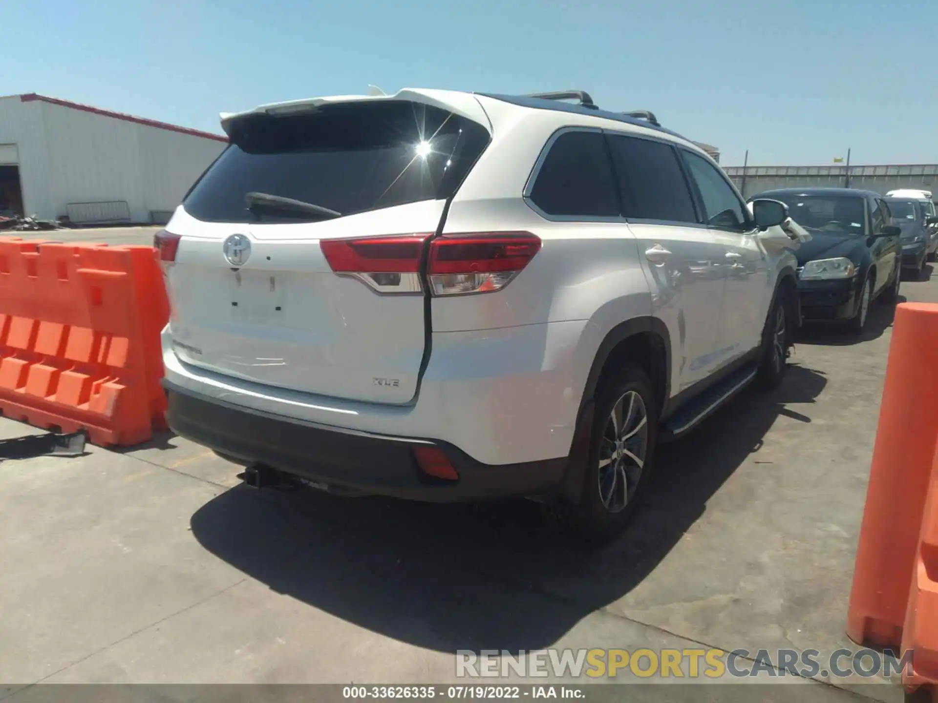 4 Фотография поврежденного автомобиля 5TDKZRFH8KS567265 TOYOTA HIGHLANDER 2019